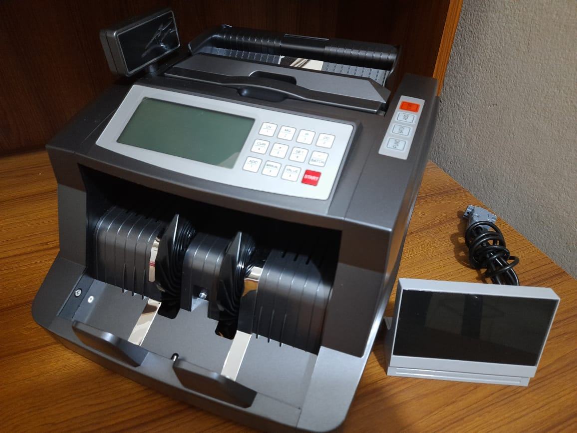 Money Counting & Fake Note Detector Machine ML-6300 with 3 displays. 