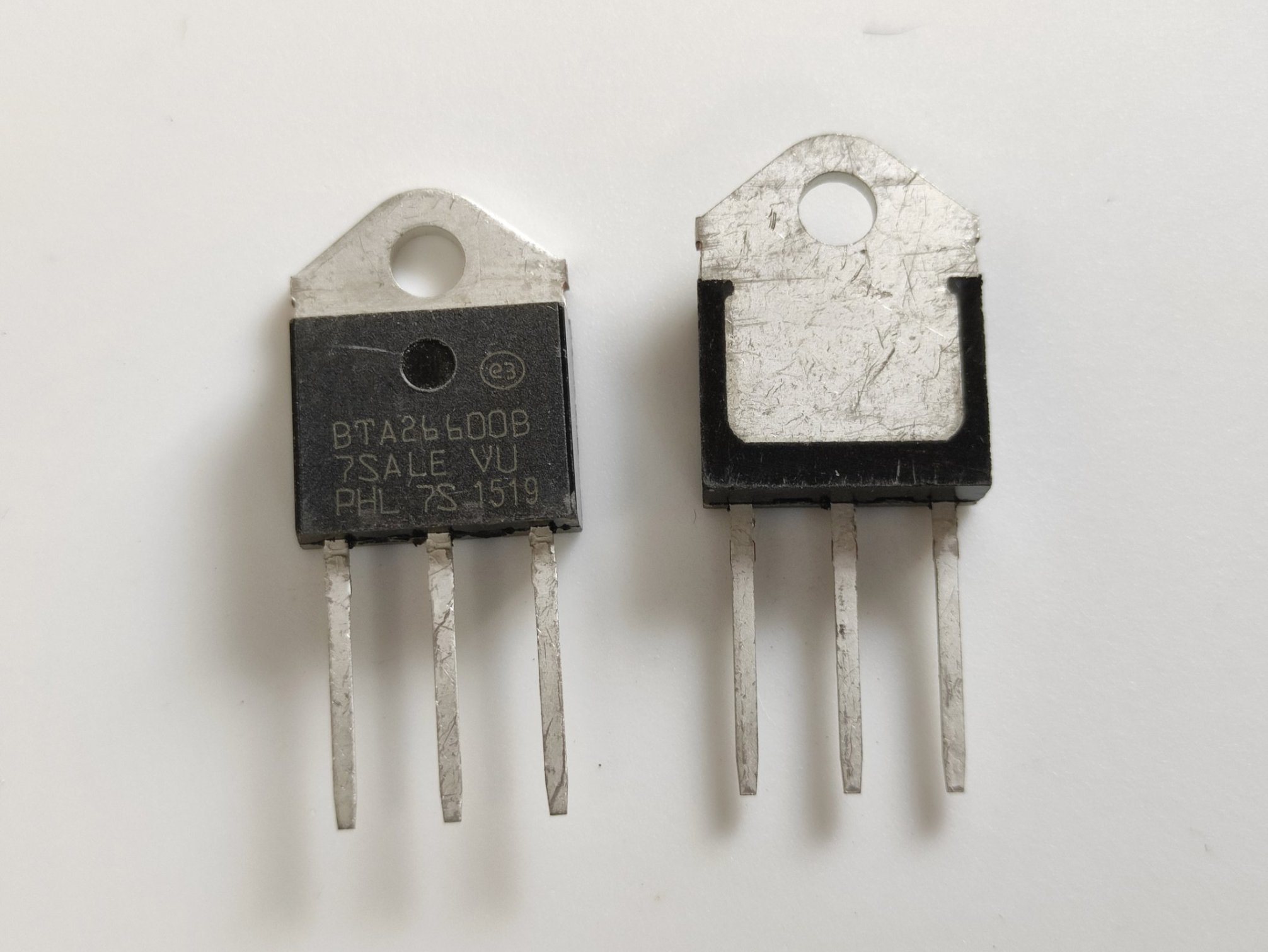 A Class Industrial BTA26-600B BTA26 600V 25A TRIAC IC BTA26 TRIAC IC Electrical Circuitry & Parts. 