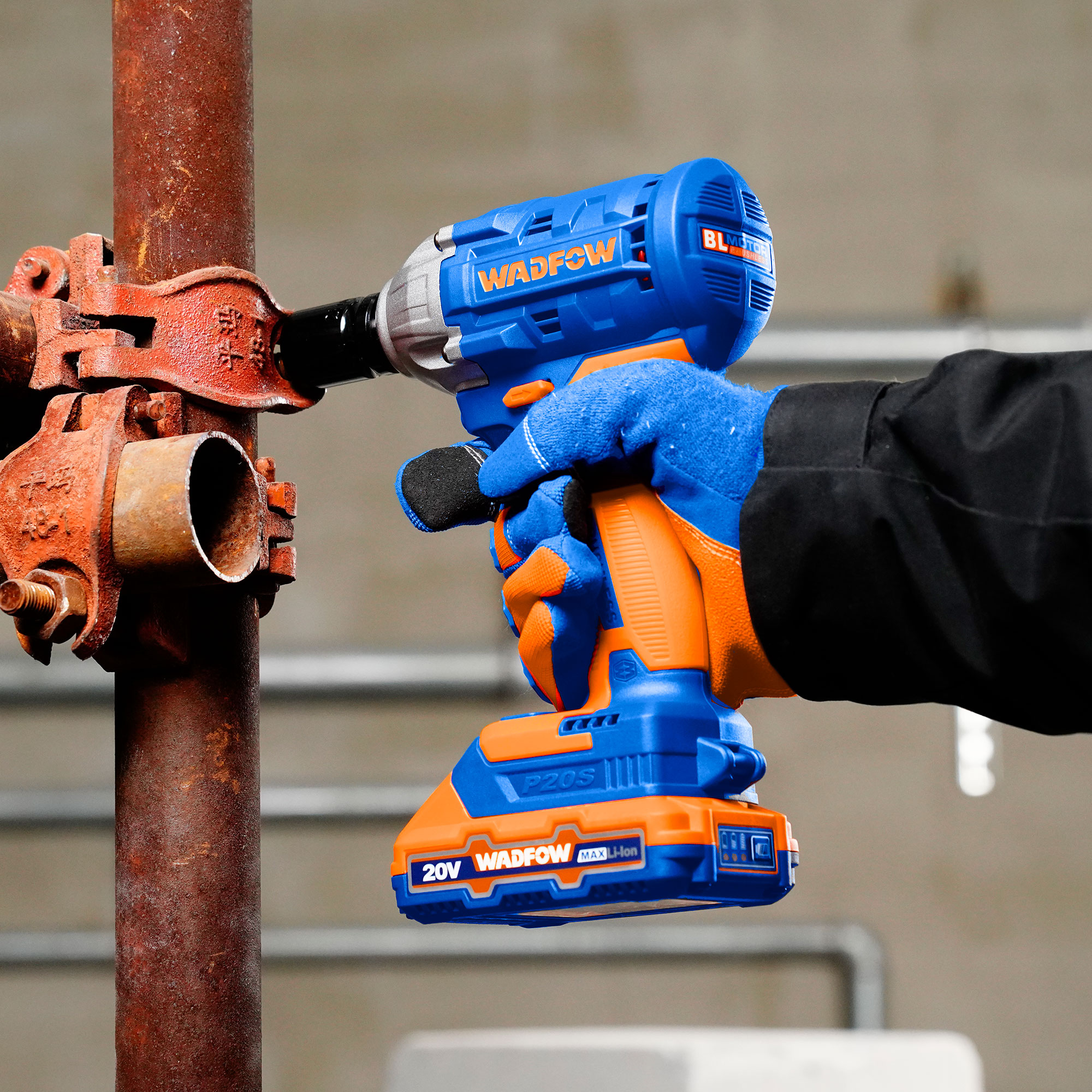 WADFOW Cordless Impact Wrench, Brushless Motor, 300 Nm, Impact Wrench, 3300 bpm, LED Light, Forward & Reverse, Cordless torque wrench With 2 pcs Batteries, Socket WCD1512. 