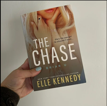 The Chase  (  Briar U #1  )   (  Book by Elle Kennedy  )   (  Premium Print and Matte Cover  ). 