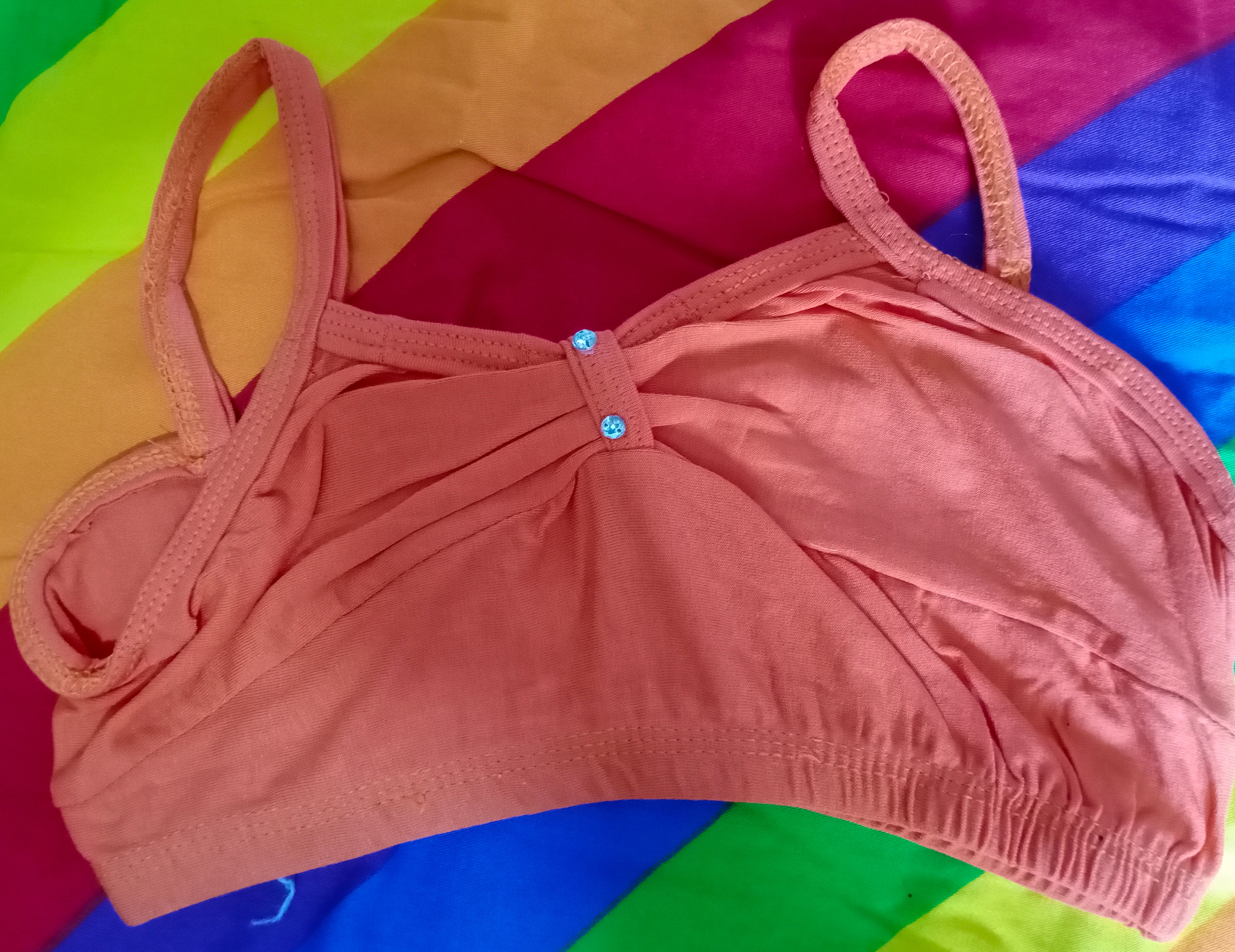 Birinchi marta anal jinsiy aloqada bolgan juda yosh qizning porno videosi