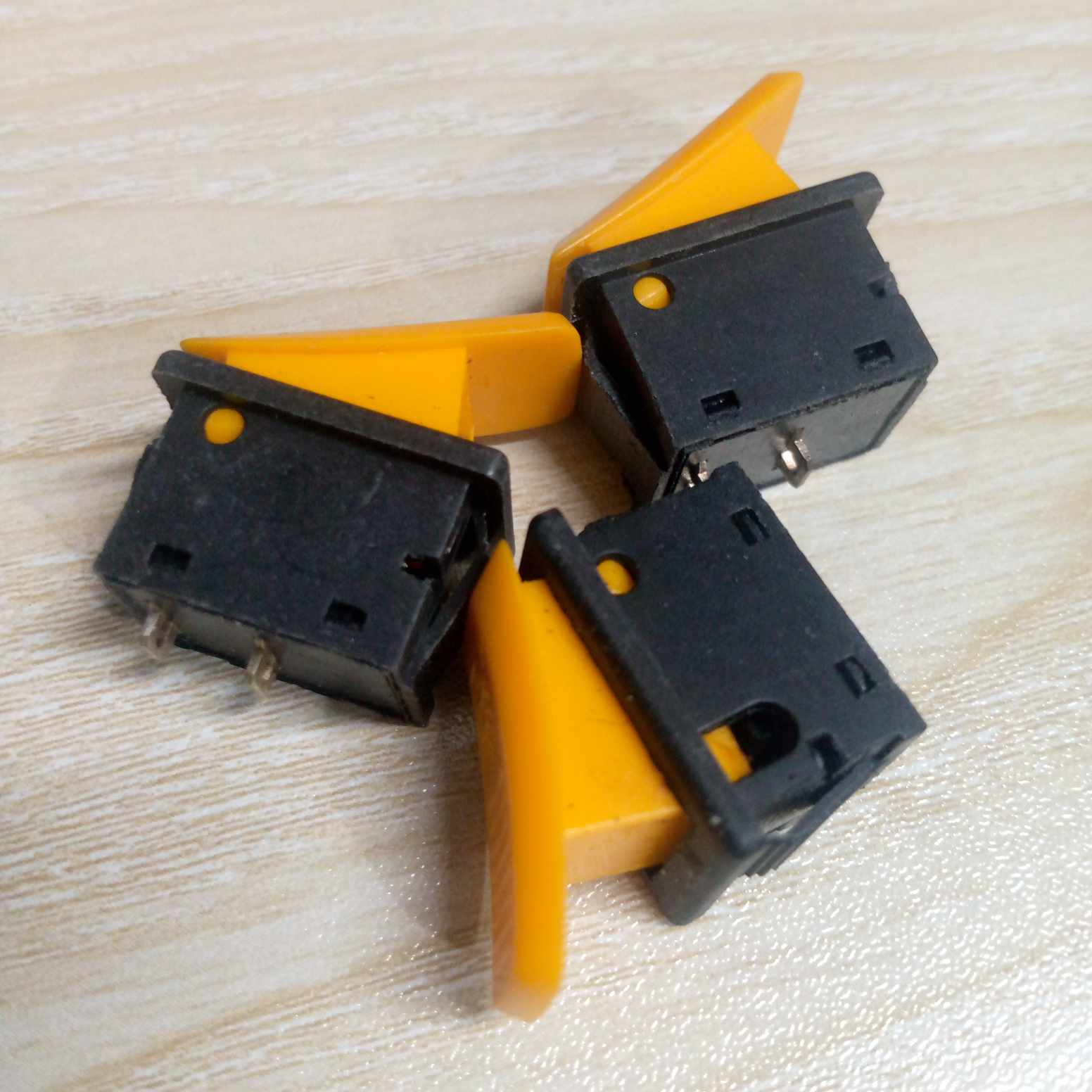5Pcs Yellow Cap Horn Switch DC 12V 10A 24V 5A 2 Pin Momentary Push Button Horn Switch On Off SPST Universal Push Switch For Car Trucks ATV Bus Motorcycles E-Bike Bike Auto Horn Switch. 