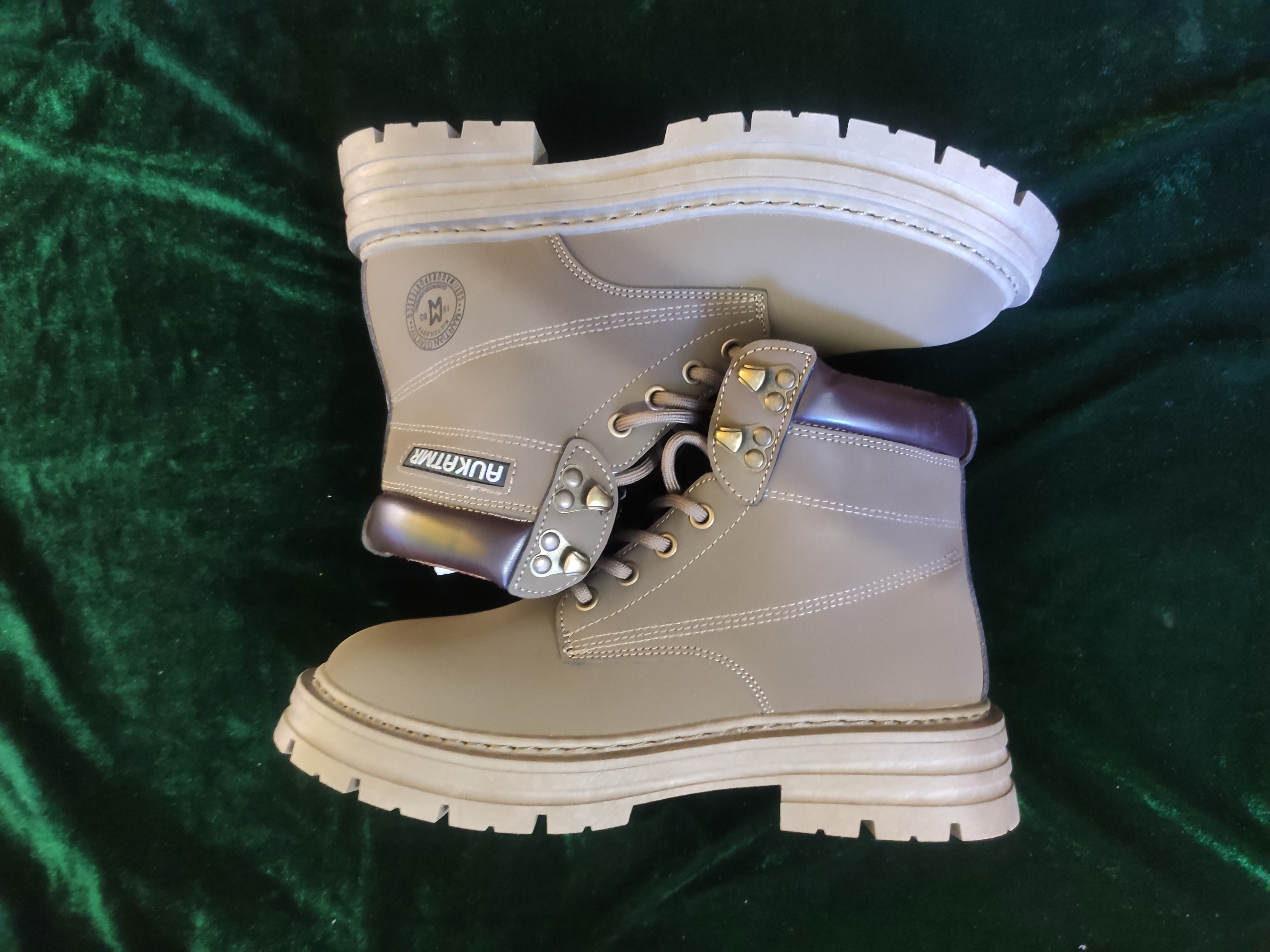 china high quality boot in reasonable price. 