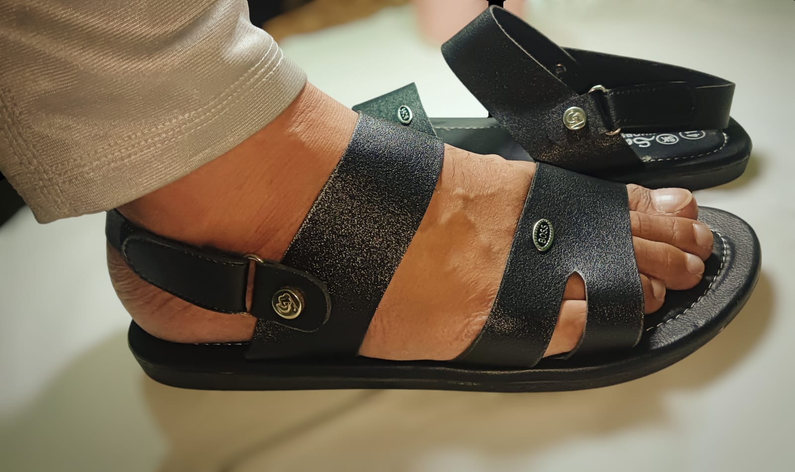 Stylish Artificial Leather Casual Slippers Sandals Juta