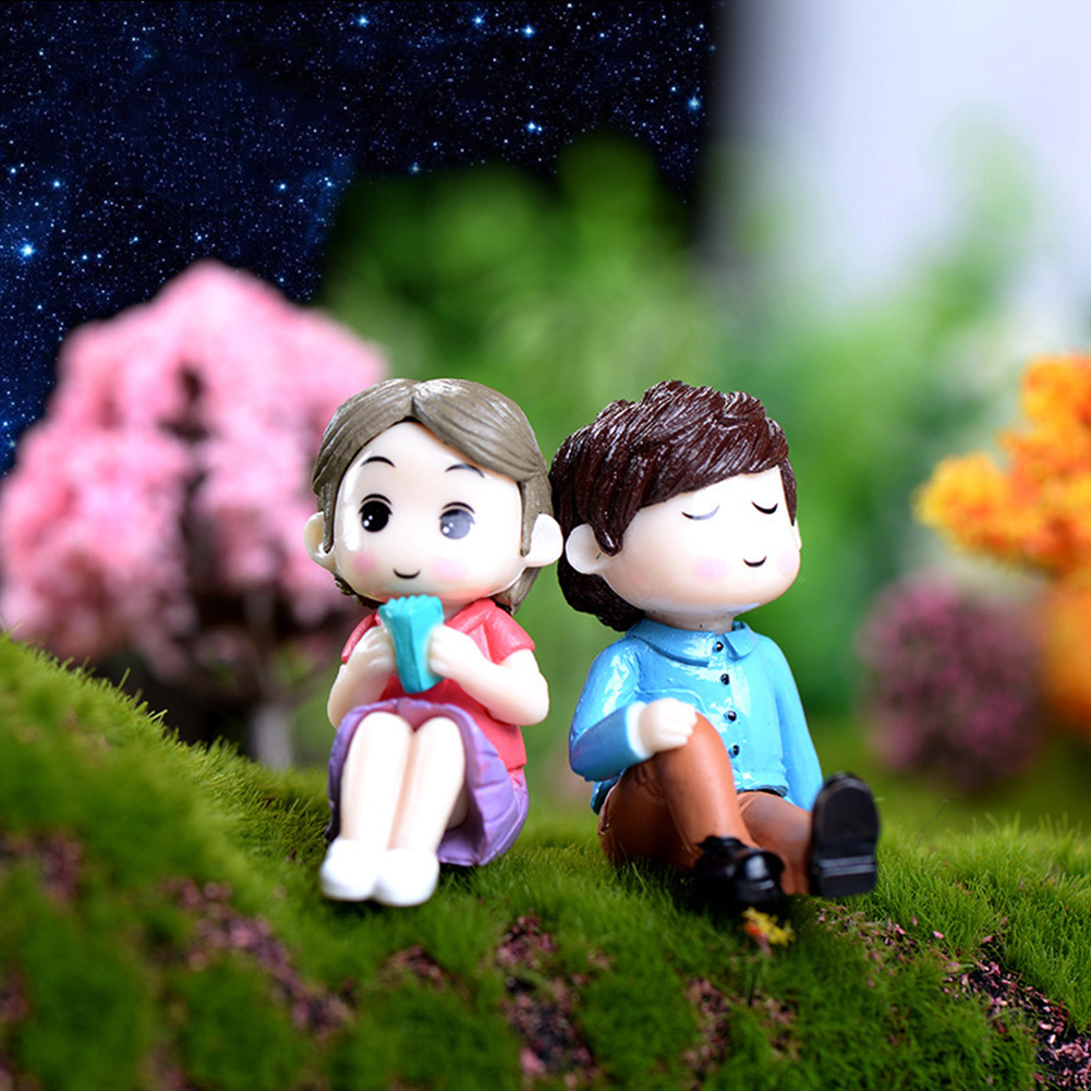 Cute Romantic Couple Decor Doll Home Office Desktop Miniature Landscape Ornament. 