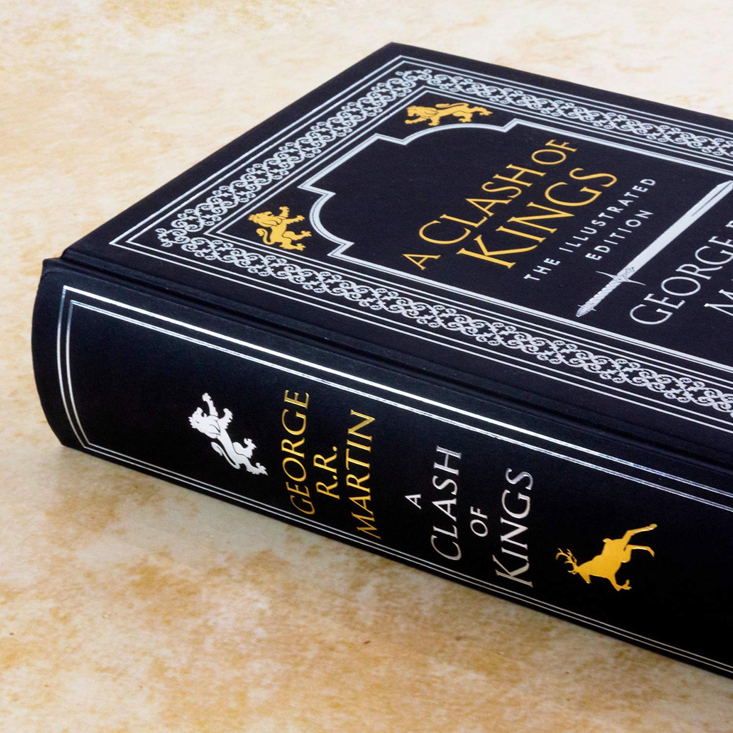 A Song of Ice and Fire 2 : A Clash of Kings (Illustrated edition): Book 2 Hardcover. 