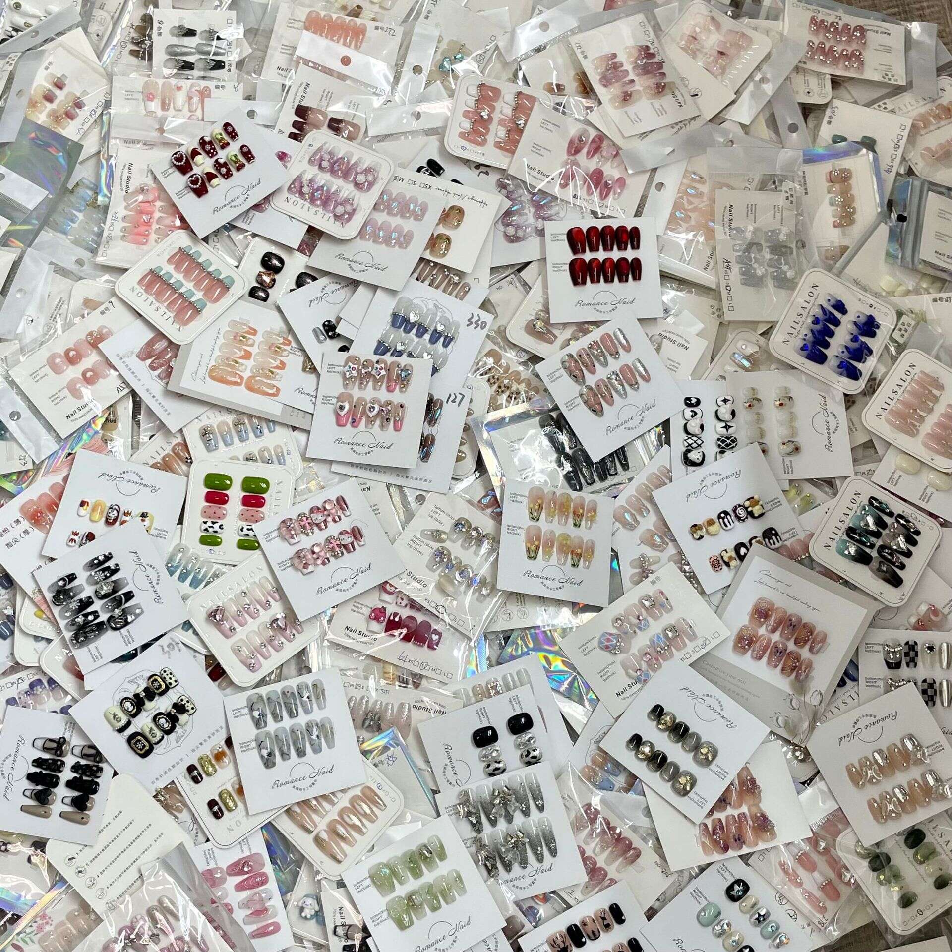 [Yihe] Handmade art, blind box for wearing armor, solitary product, live streaming, instant product stall, nail art store. 