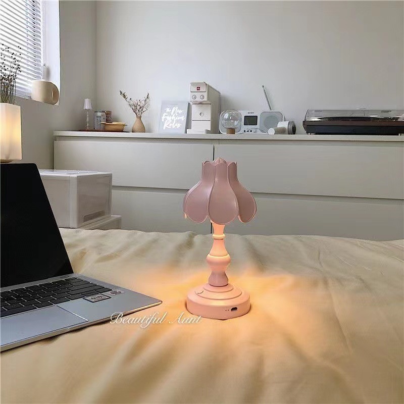 European-Style Mini Small Night Lamp Nordic Retro Style Rechargeable Table Lamp Lotus Bedroom BedsideLEDEye-protection lamp Manufacturer. 