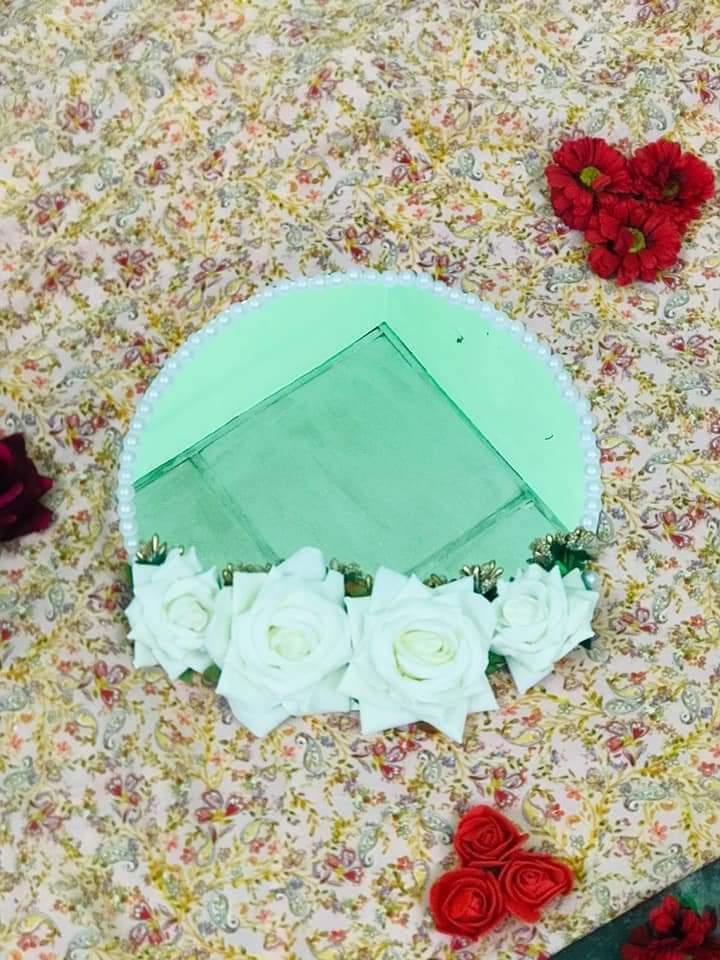 Mini yubkalar, paypoqlar va etiklarda onanizm