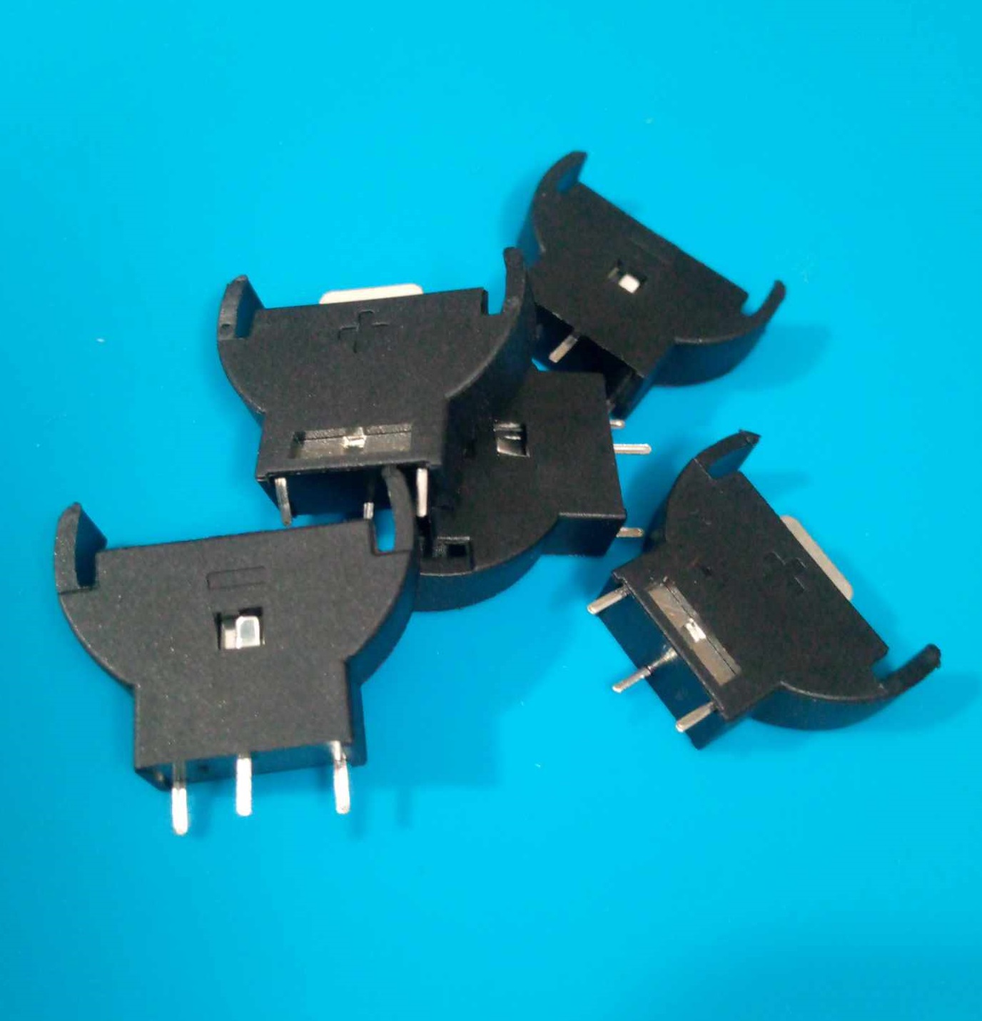 5Pcs - CMOS CR2032 Holder Vertical Battery Holder PCB Mount CR2032 Battery Holder Coin Cell Button Socket Holder Case CR2032 Vertical Coin Cell Button Battery Holder Case 3 Pin CR2032 Solder Mounting Lead. 