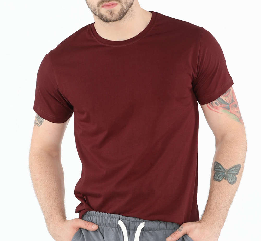 maroon t shirt