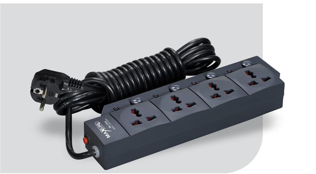 Multi Plug Extension 4 Socket With 5\2 Meter Cable 3 Pin Socket 15 Fit & 7 Fit Black Multi Plug - Multi Plug. 