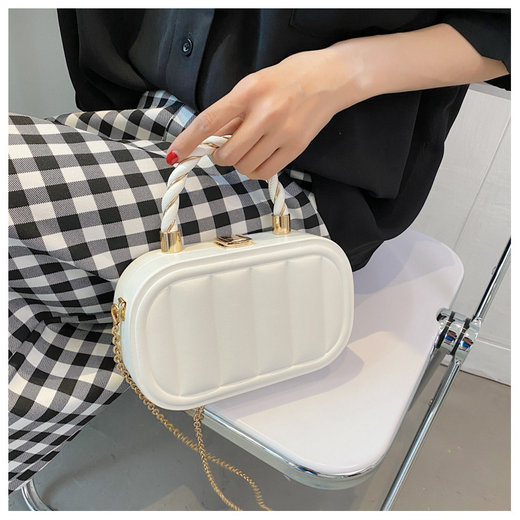 IELGY women's high-end chain solid color box small square bag. 