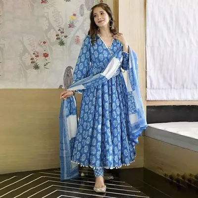 Girl long outlet kurti dress image