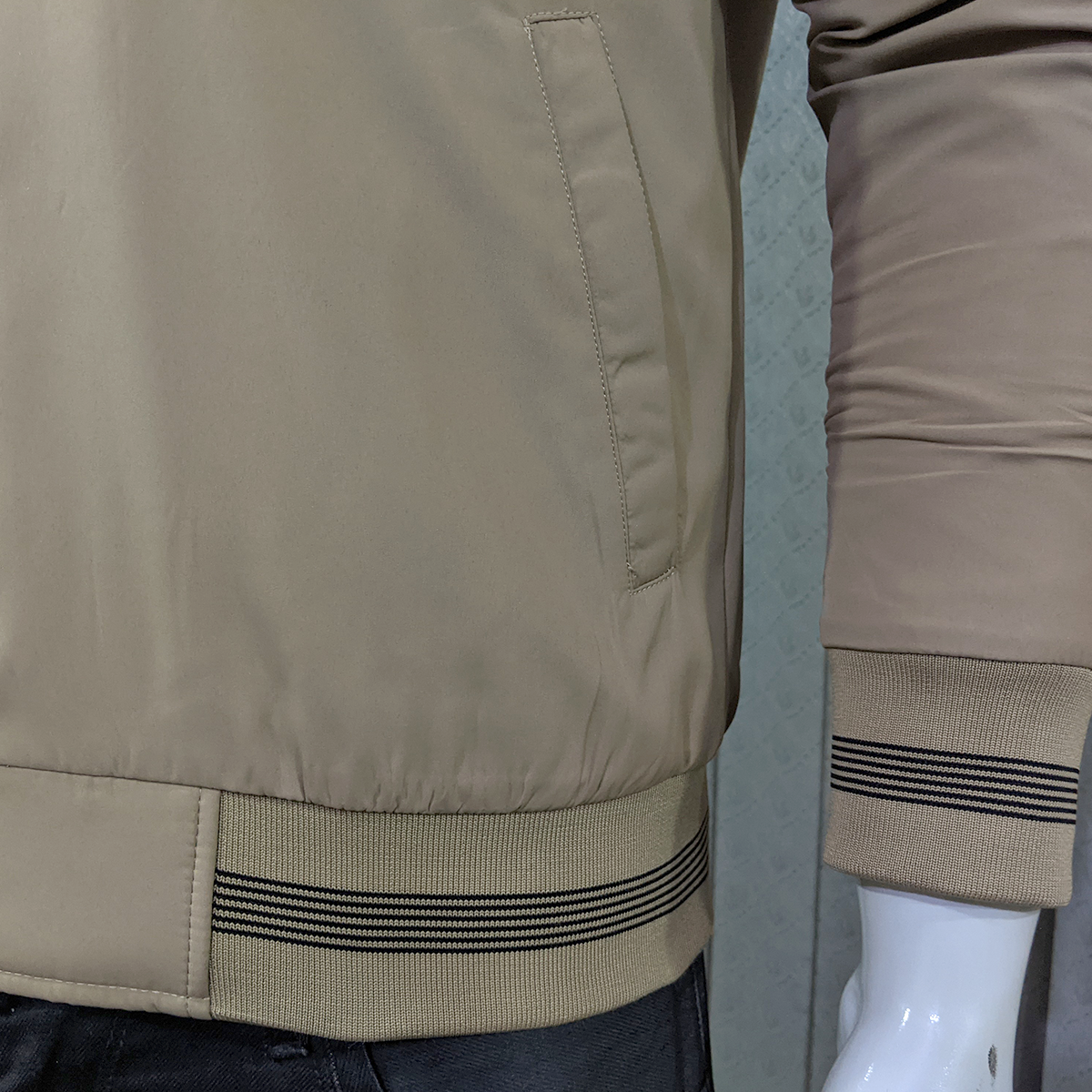 Shohure Biscuits color Double part air proof jacket. 