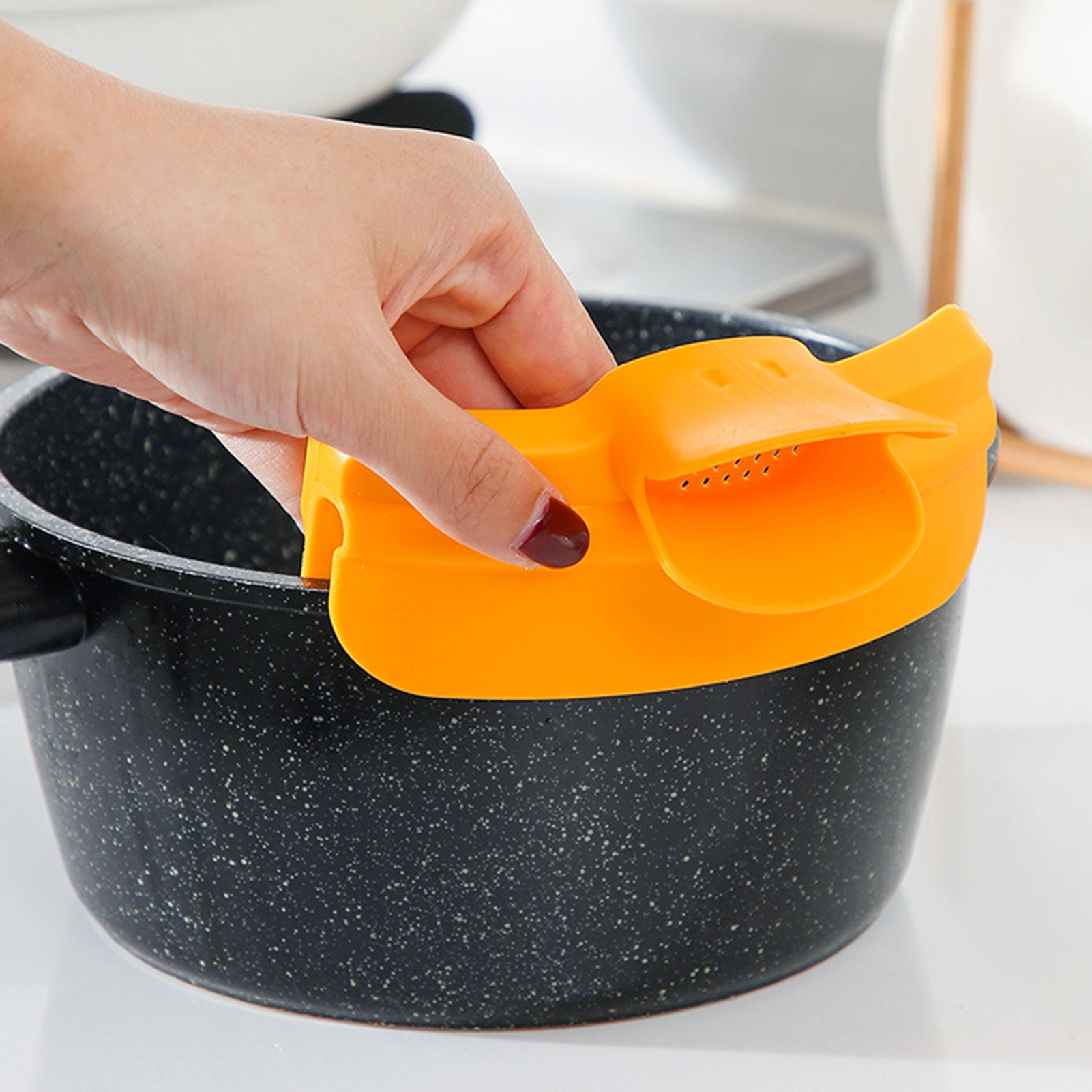 ECHIDNA Edge Funnel Anti-scratch Easy Installation Duckbill Edge Deflector. 