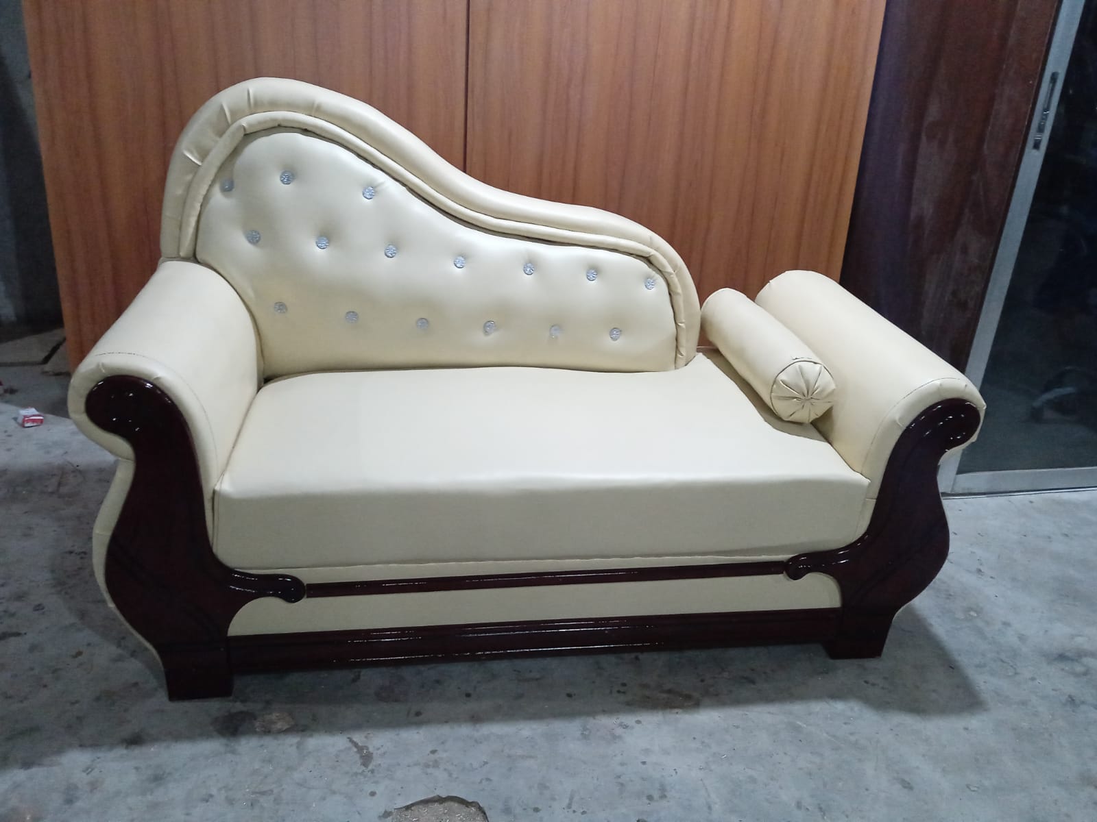 Divian Sofas For Office And Hone Use. 