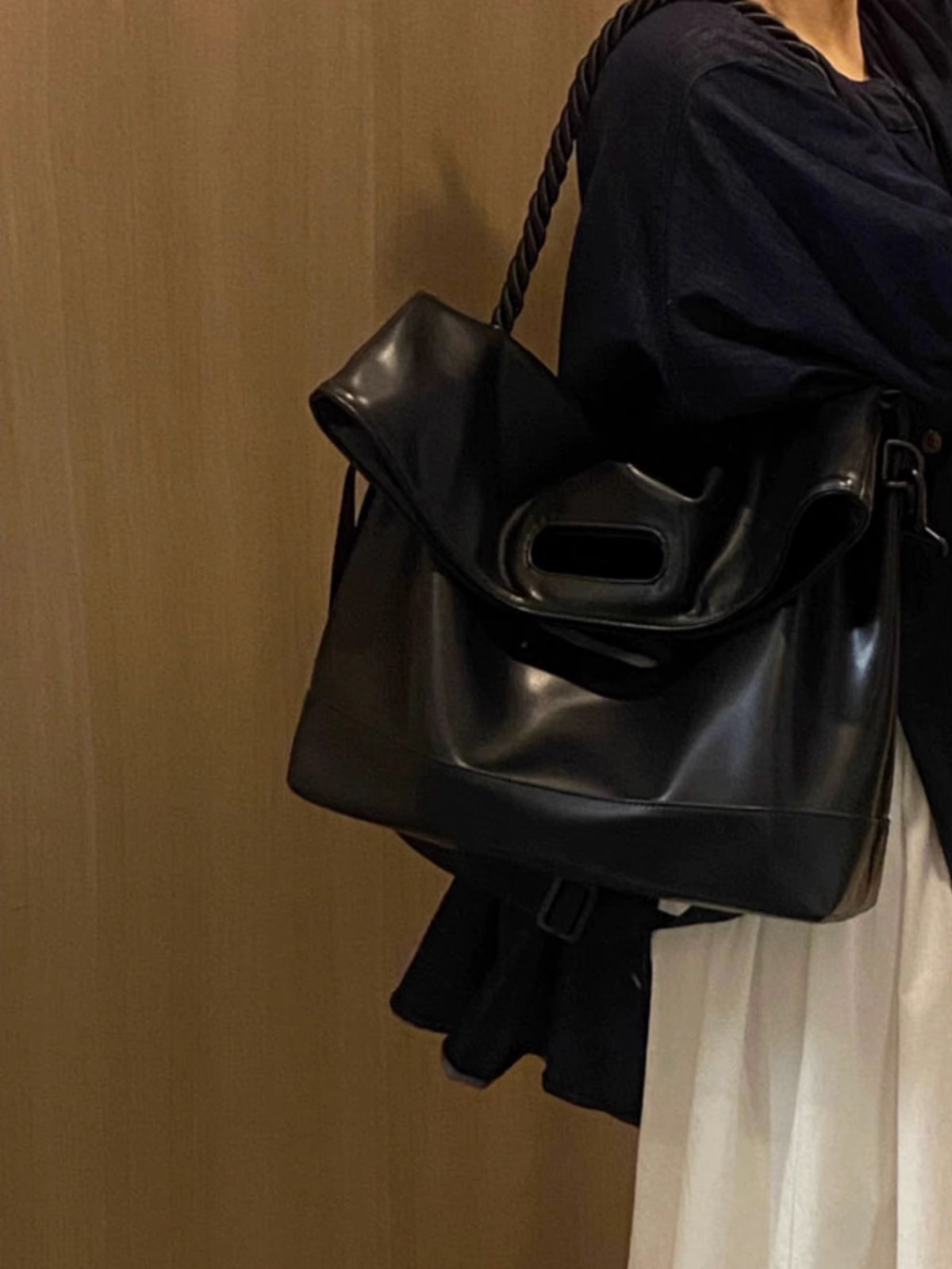 Guangzhou Factory Large Capacity Tote Bag Women's 2024 New Commuter Simple Big Bag Student Class List