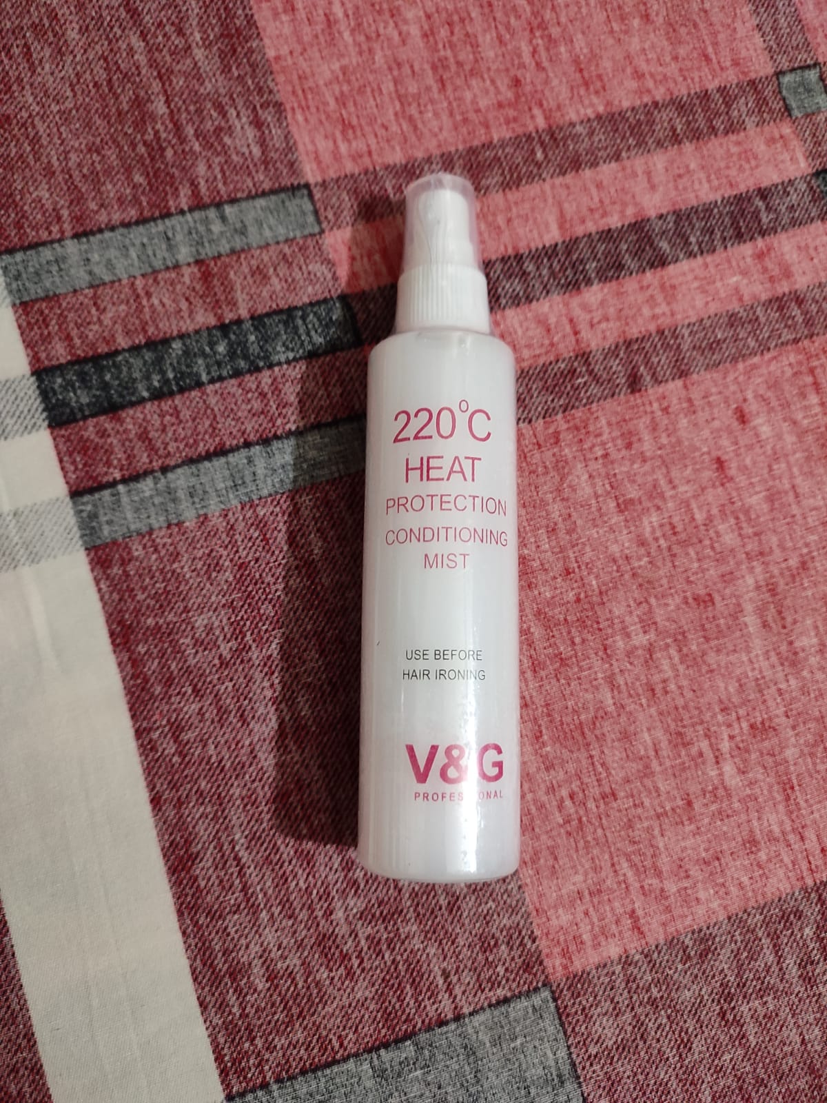 V&G 220°C Heat Protection Conditioning Mist 100Ml/ - Keep Your Hair Protected and Beautiful. 