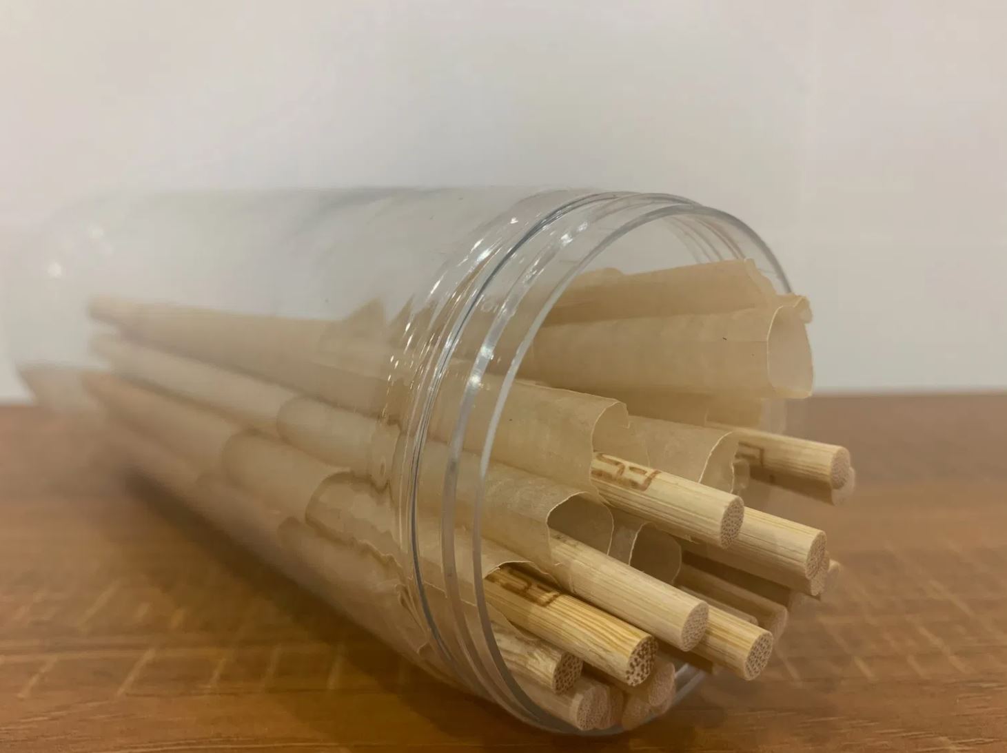50 Pcs 11/4 Size Pre-Rolled Smoking Rolling Paper ( 50 Cones With Filter). 