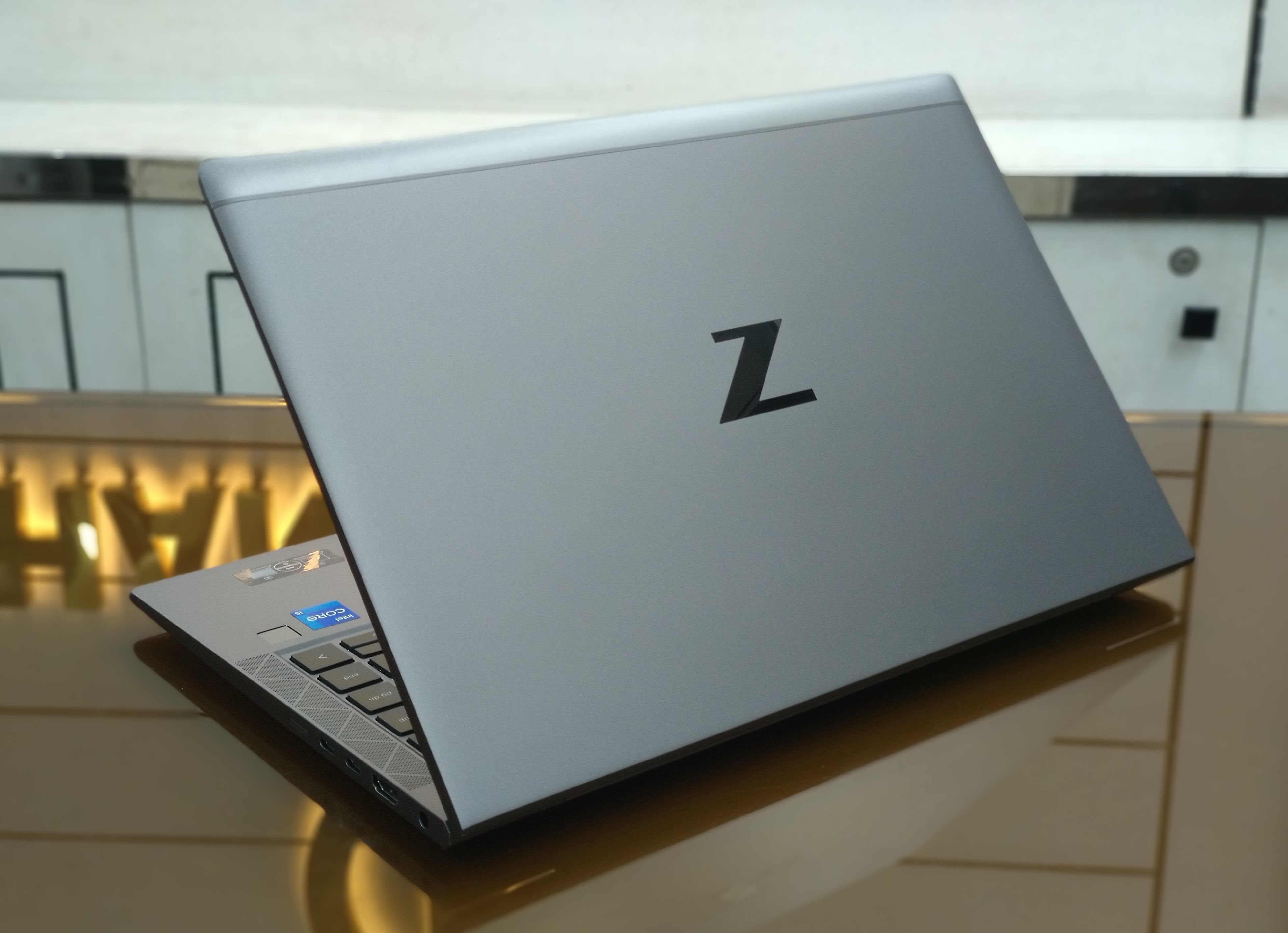 HP Zbook Firefly 14 G8 Core i7-1185G7 512/16 14" (1920x1080) NVIDIA T500 - 4GB DDR6