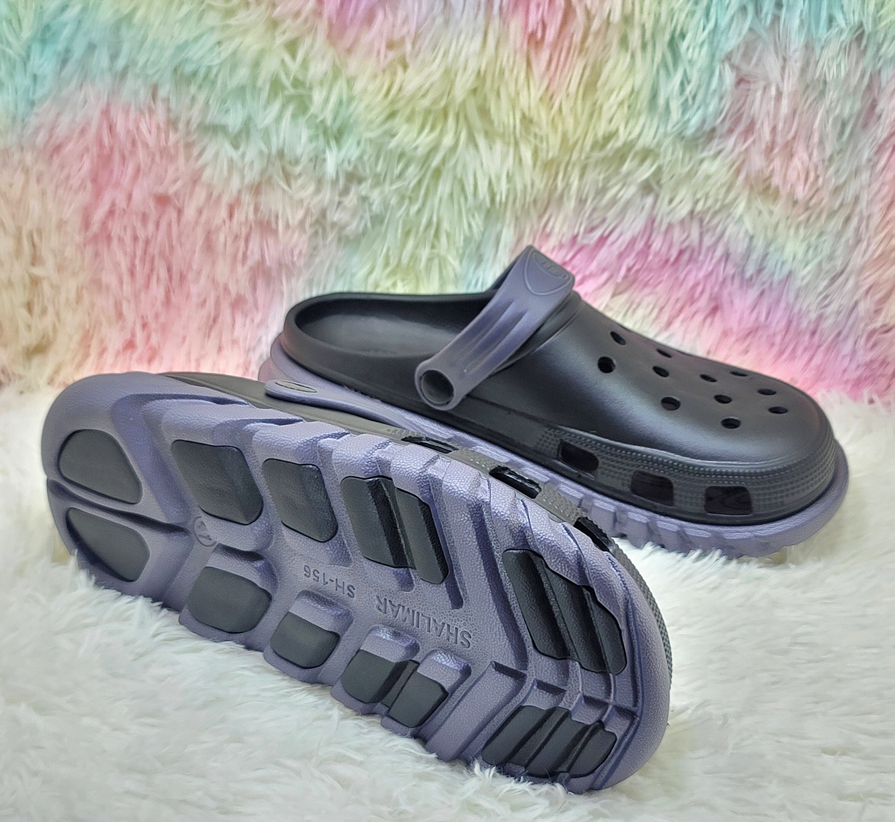 New Super Comfortable EVA Rubber High Quality Anti-Slippery Casual Crocs Clogs Sandals for Men. 