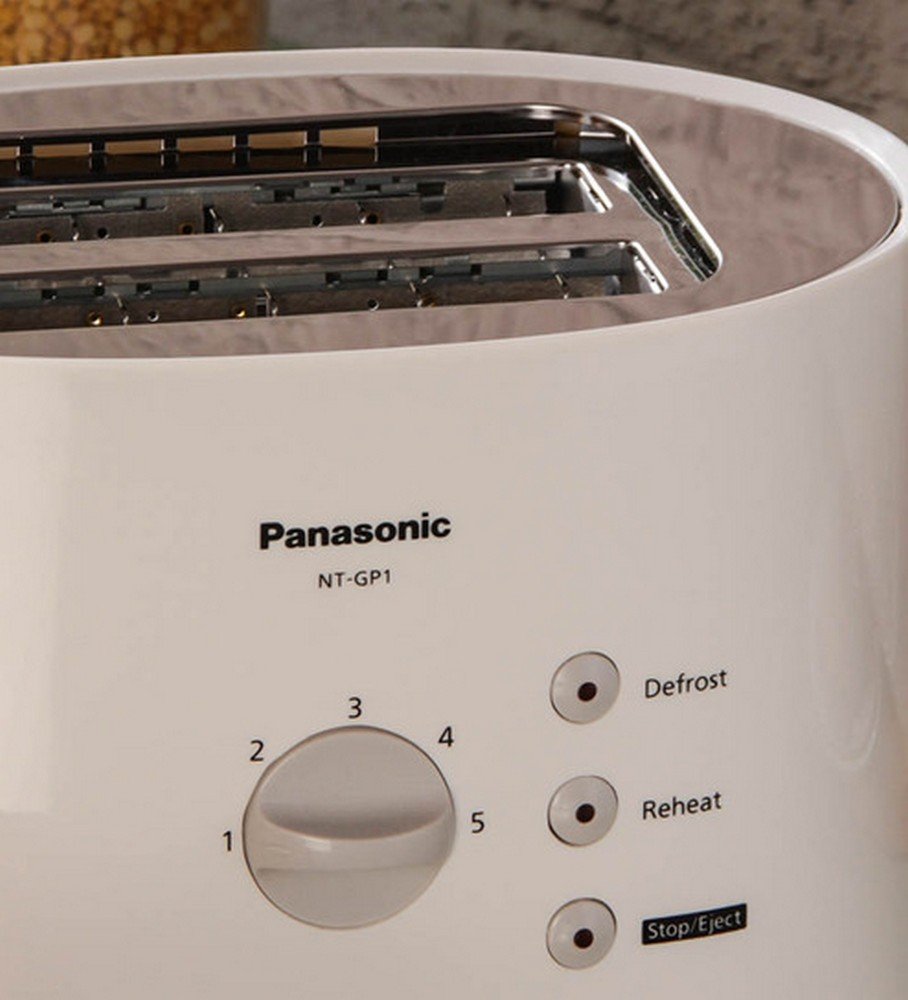 Panasonic NT-GP1 2-Slice Pop-up Bread Toaster. 