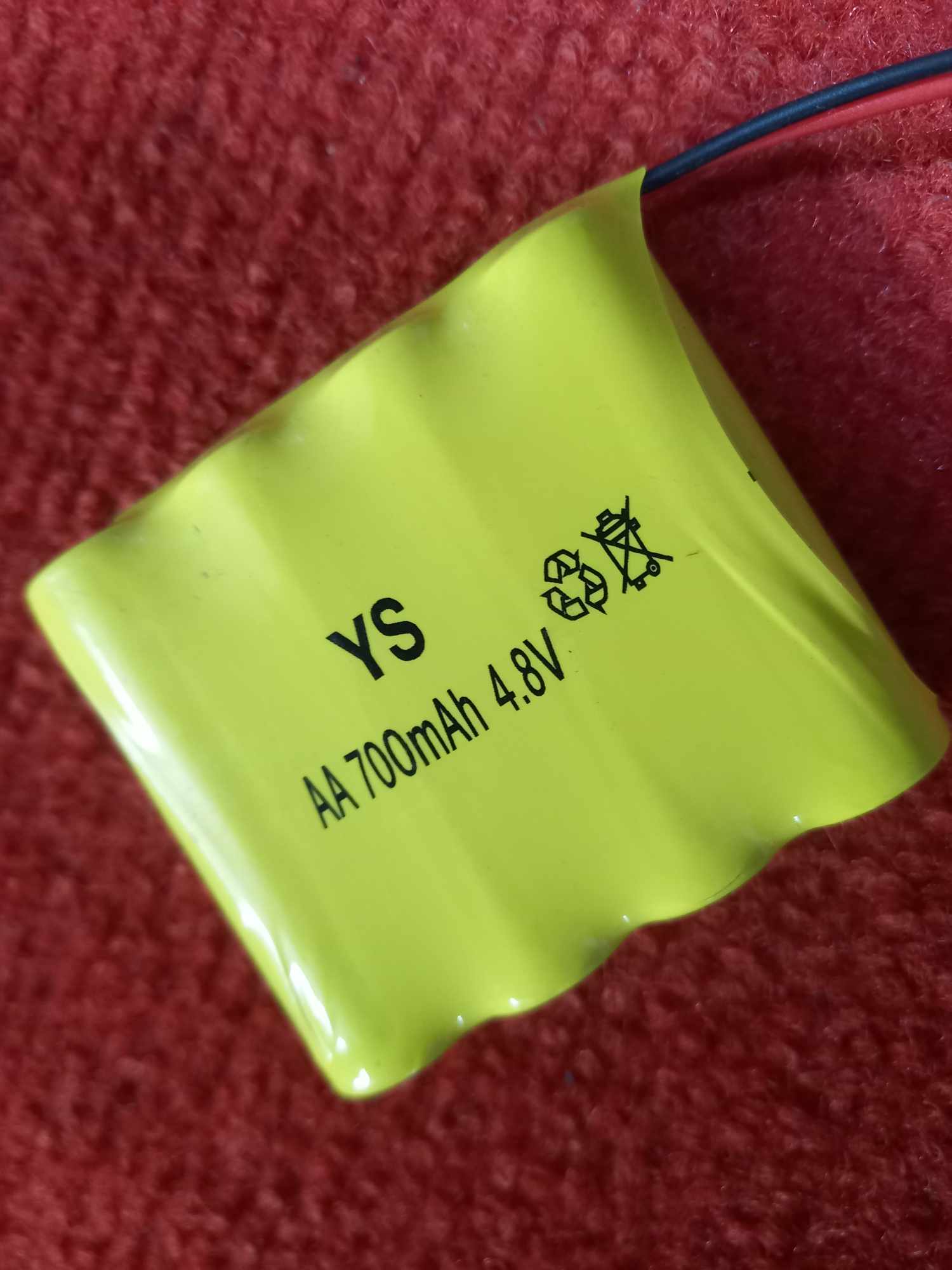 4.8V 700mAh Rechargeable Battery for Remote Control Toy Cars - Reliable Power Source with High Capacity for Extended Playtime. 