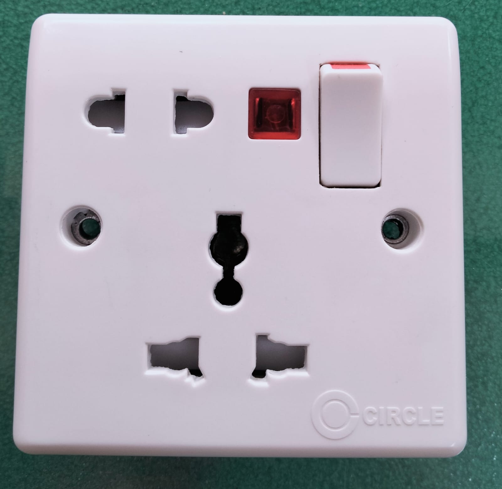 Circle 5 Pin Multi Function Socket with Indicator Light. 