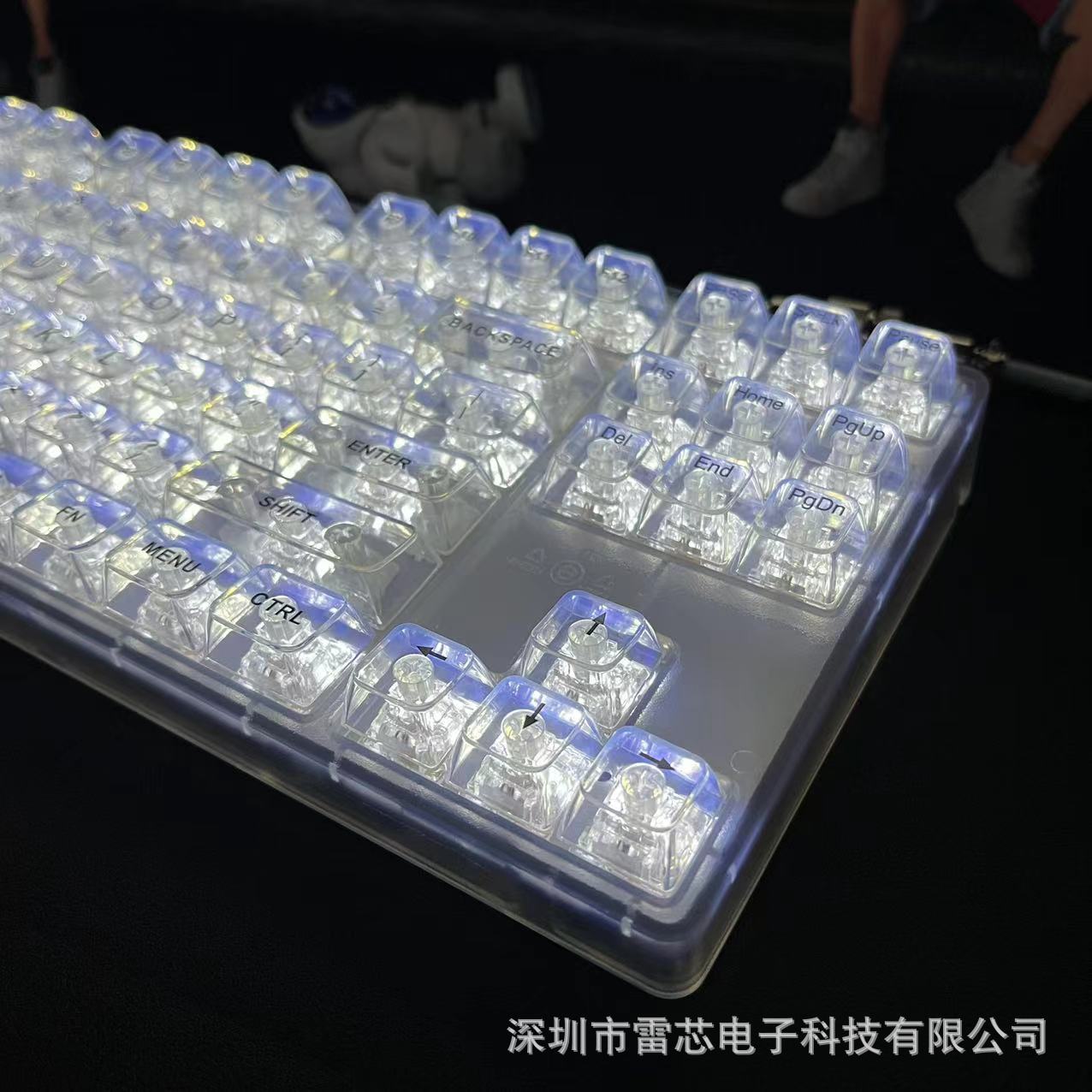 Full transparent crystal keycaps DIY customized mechanical keyboard keycaps universal keycaps 132 keys large full set of light transmission. 