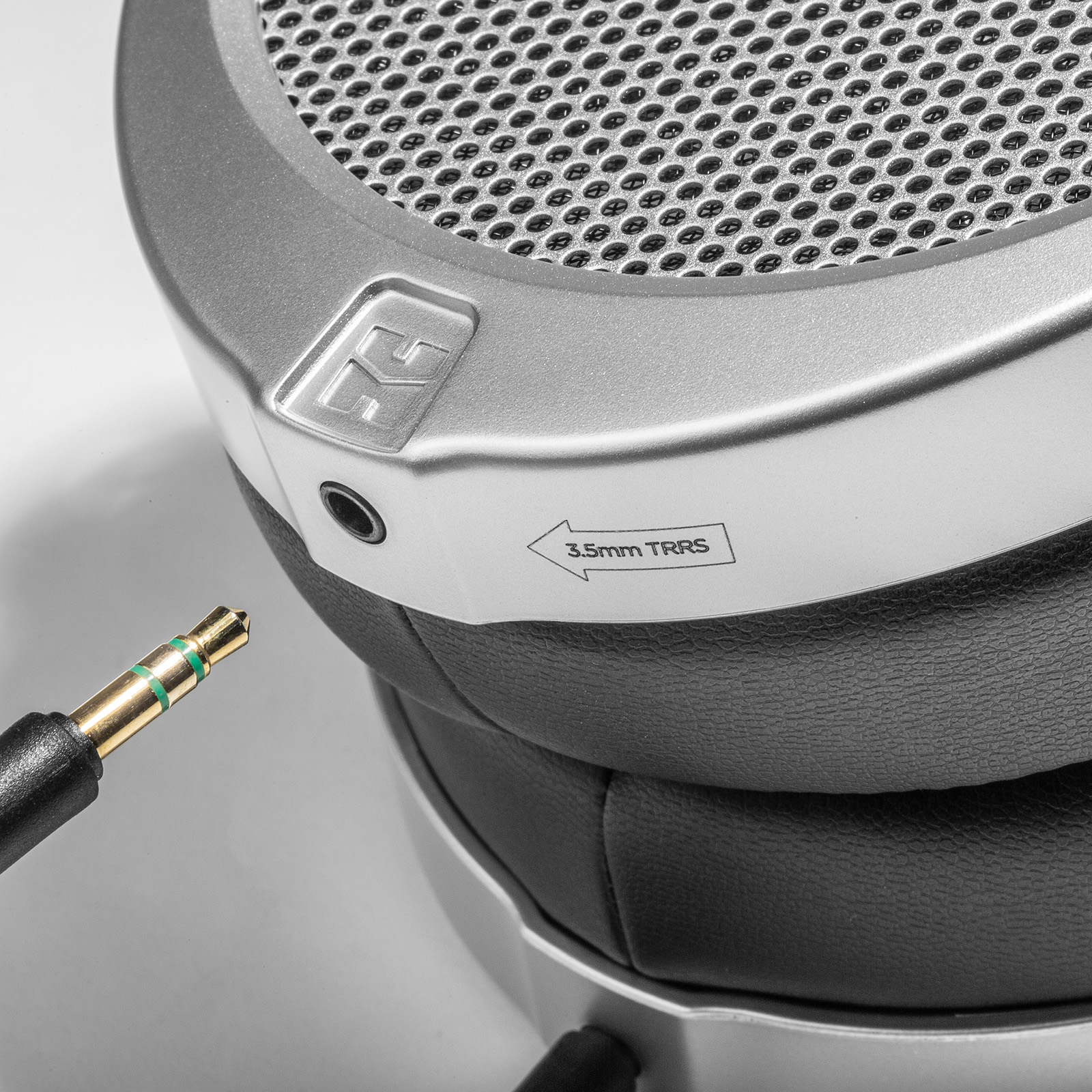 HIFIMAN Deva-Pro Over-Ear Full-Size Open-Back Planar Magnetic Headphone with Stealth Magnet and BlueMini R2R Bluetooth Receiver. 