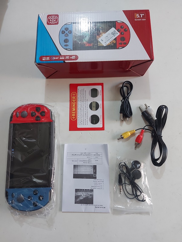Game Player 5.1 inch Double rocker 8G Handheld Retro Game Console Video MP5 TF Card Camera. 