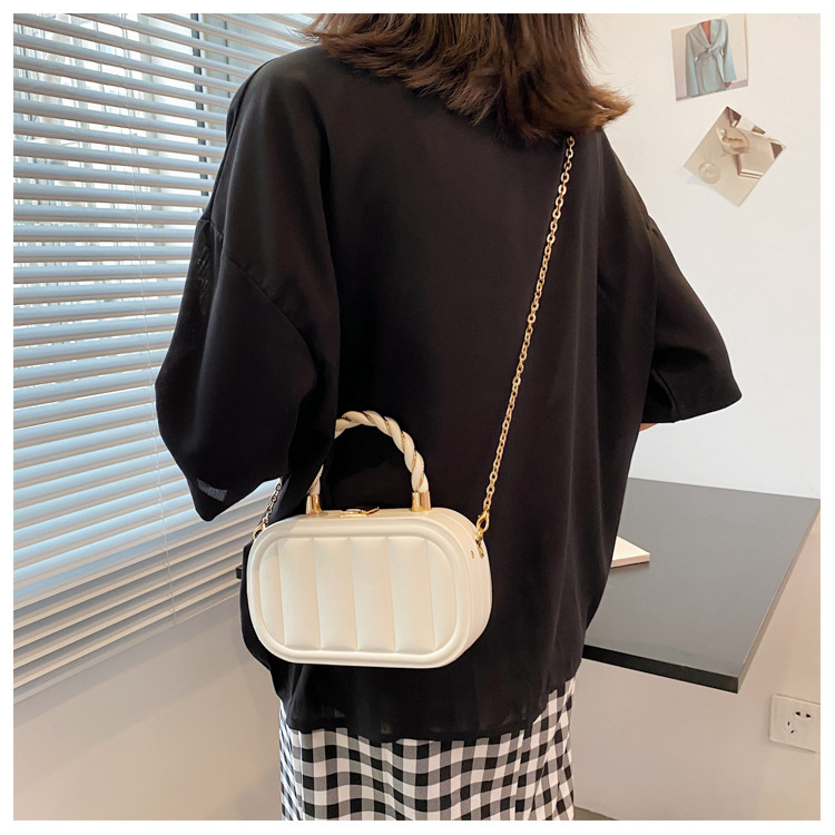 IELGY women's high-end chain solid color box small square bag. 