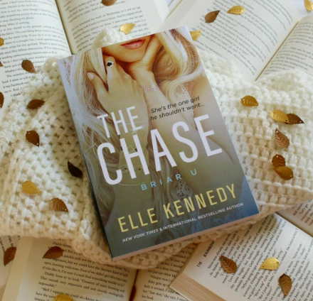 The Chase  (  Briar U #1  )   (  Book by Elle Kennedy  )   (  Premium Print and Matte Cover  )
