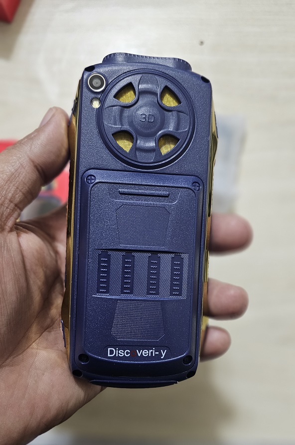 Discoveriy D2 Dual Sim Power Bank Phone 7000mAh Battery. 