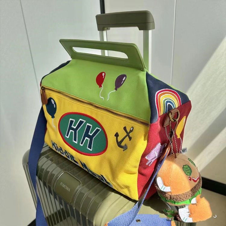 SpongeBob SquarePants Large Capacity Travel Bag, Student Trolley Duffel Bag, Storage Bag, Crossbody Gym Bag, Commuting. 