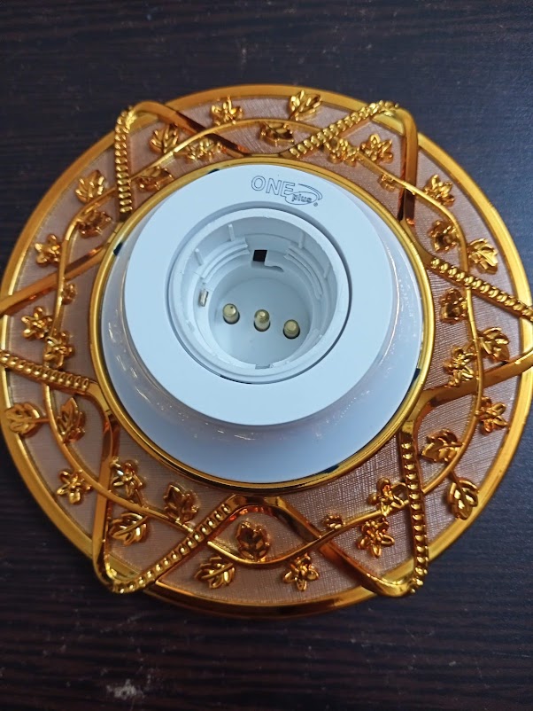 2 In 1(Pin & Pach) Smart Design Light Bulb Holder. 