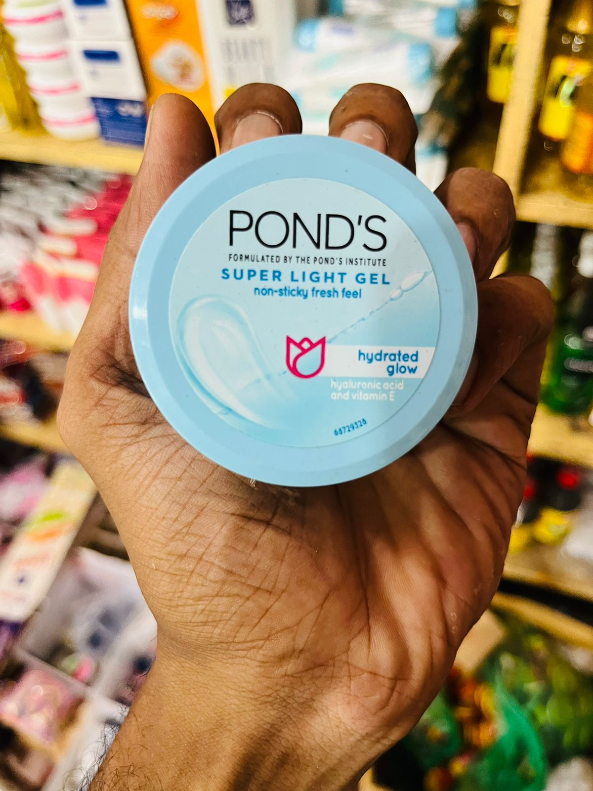 POND&rsquo;S Super Light Gel