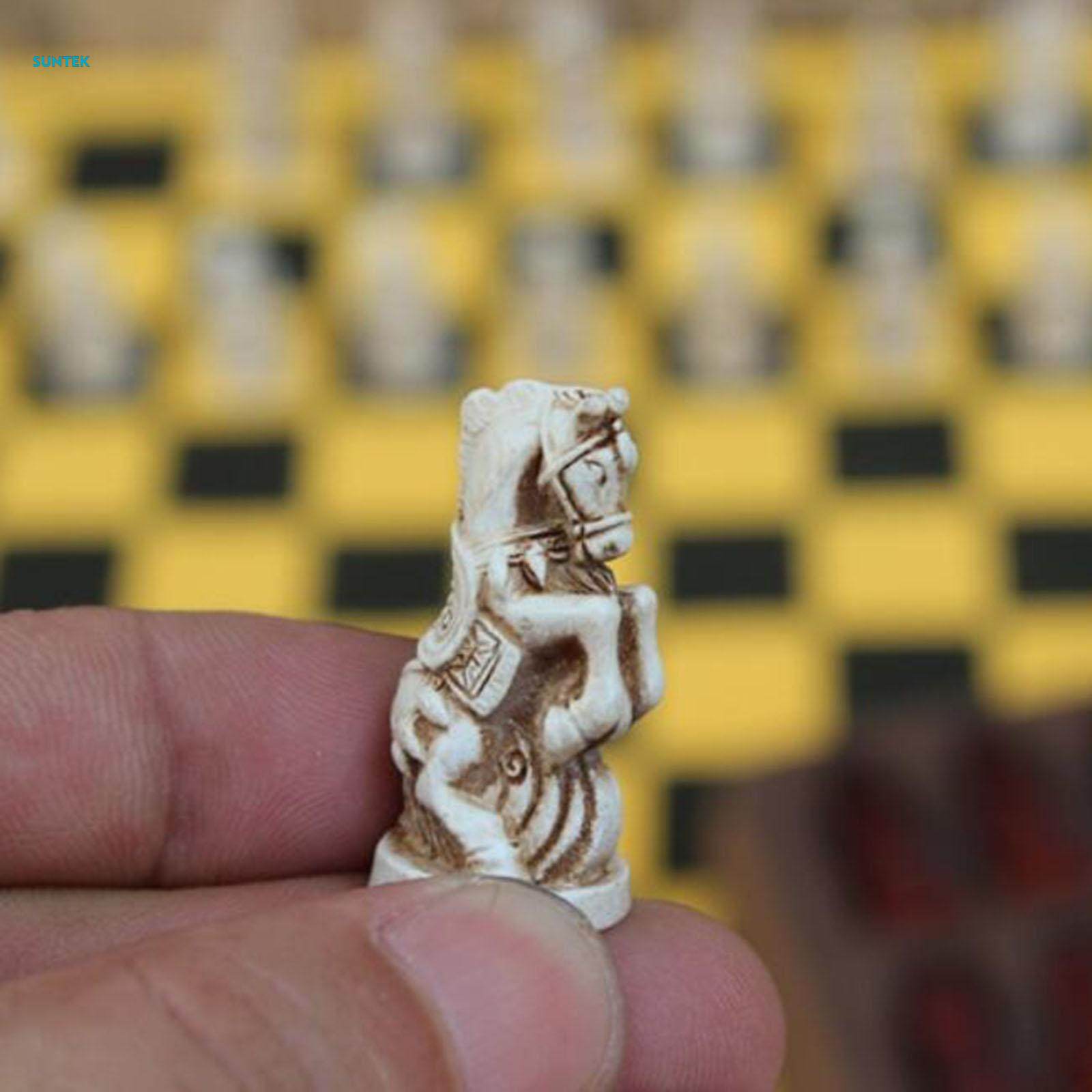 Chess Set Folding Roll up Chess Board Carving Resin Chessman Classic Figures Chess for Gift Camping. 