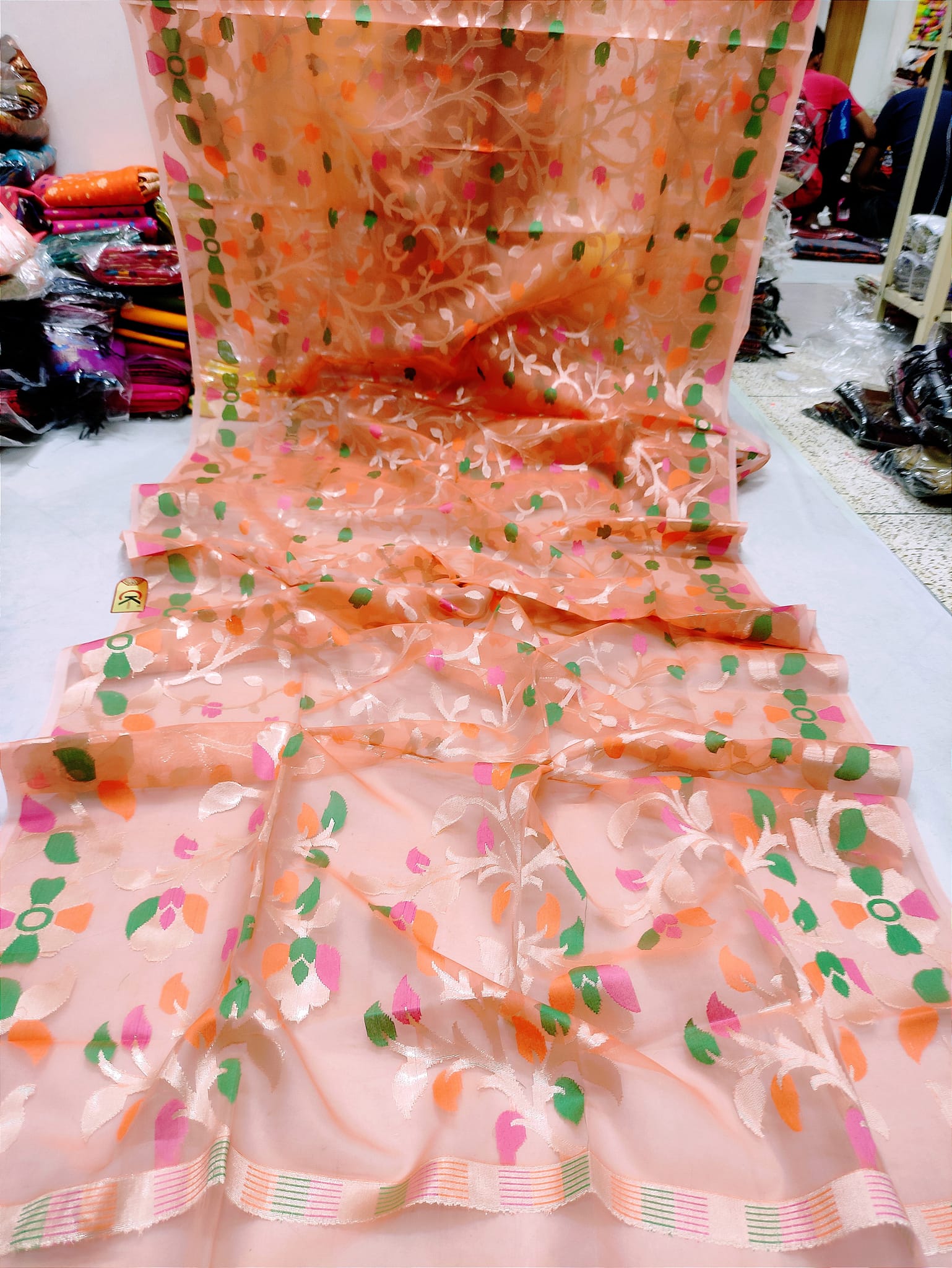 Ogziga bir yigitning sikini silkitish Ogziga bir yigitning sikini silkitish