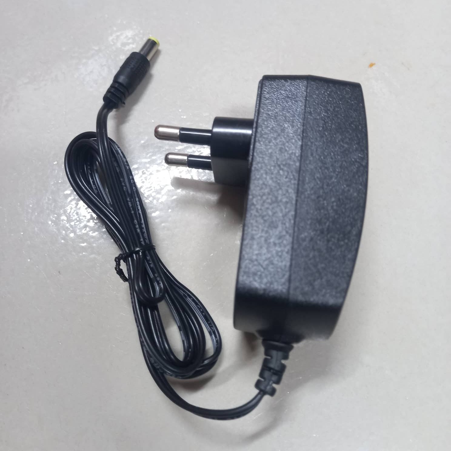 6V 2A WHITE/BLACK AC 220V To DC 6V 2A Power Supply Adapters Chargers 6V 2Aamp Chargers Adaptors For Camera LED Strip Lights. 