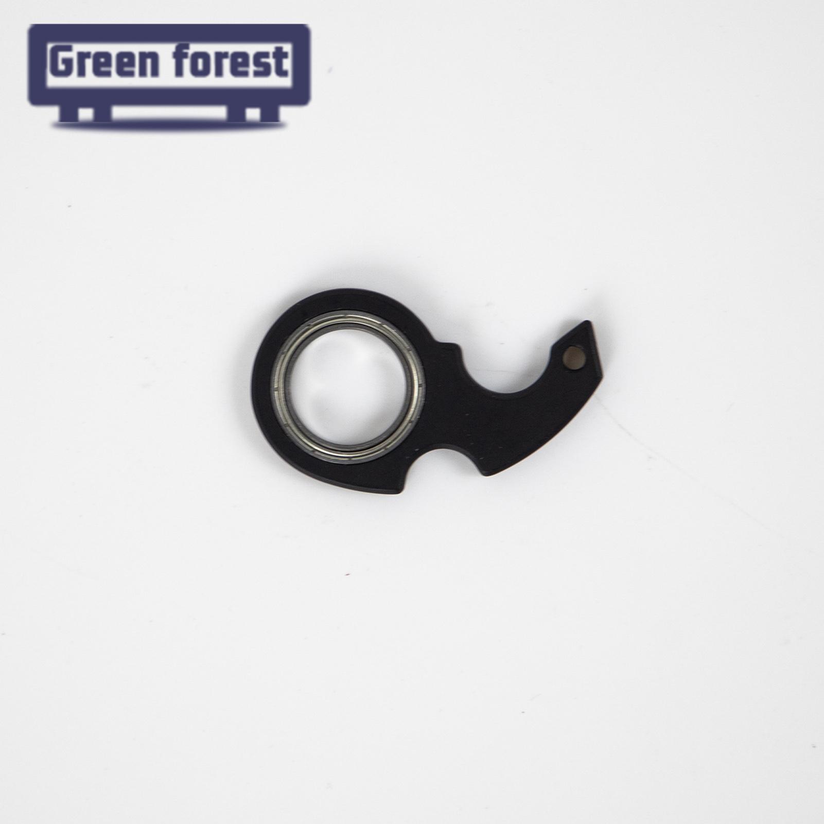 (New) green Foret fingertip Pinner creative fidget keychain Tre relief toy. 