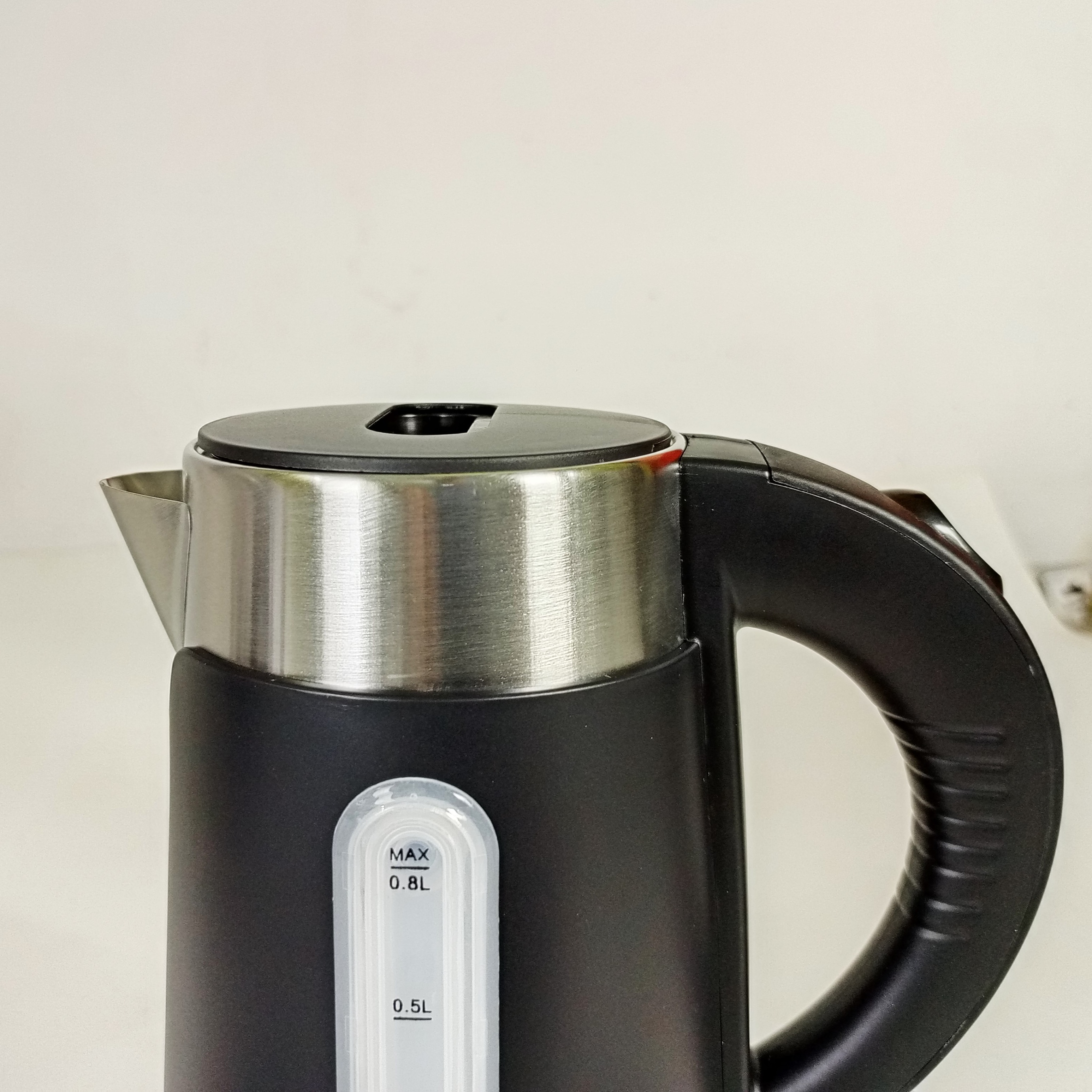 Electric kettle of standard design, capacity 0.8L. with automatic short off  & 800 watt.