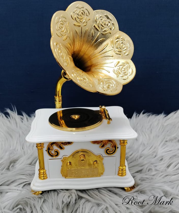 Gramophone Shaped Classic Vintage Music Box Hand Crank Type Music Box