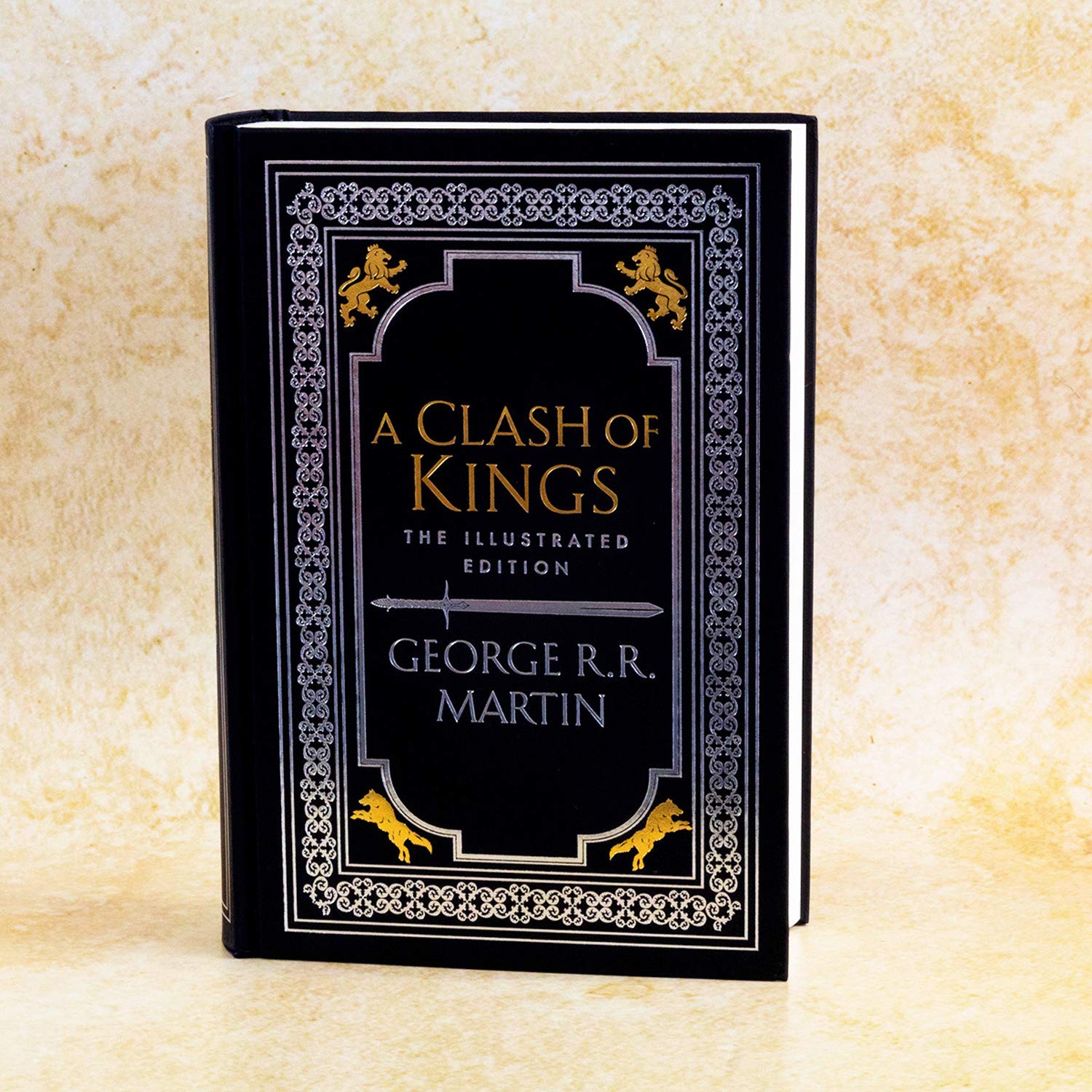A Song of Ice and Fire 2 : A Clash of Kings (Illustrated edition): Book 2 Hardcover. 
