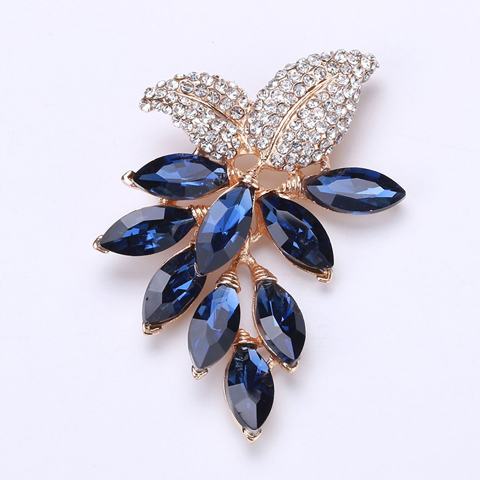 Elegant Brooch Exquisite Lady Grape Shape Rhinestone Lapel Pin. 