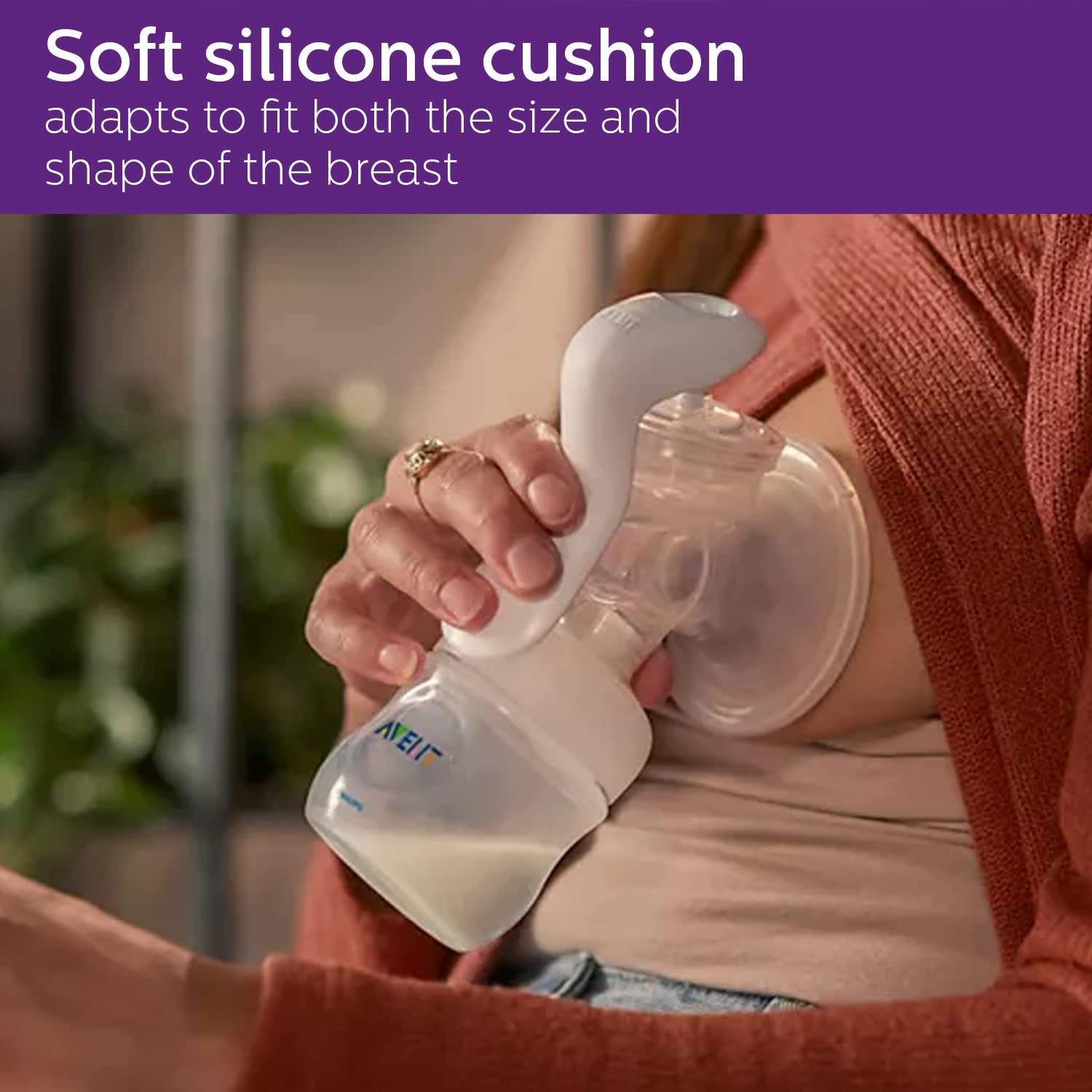 Philips Avent Comfort Manual Breast pump, Natural Motion technology, combines suction and nipple stimulation, soft cushion adapts to all size, SCF430/01. 