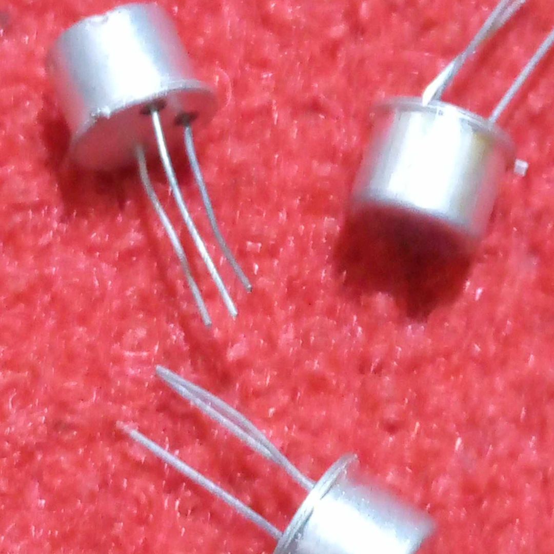 A Class 2N2905 2N-2905 2905 PNP Transistor 40V 800mA 800mW Bipolar Transistor TO-39 Metal Case 3 Pin Leads. 