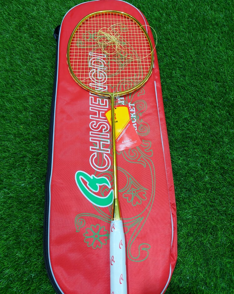 Chishengdi Badminton Racket - Golden: Enjoy The Game Of Badminton With This Stylish Golden Chishengdi Racket.. 