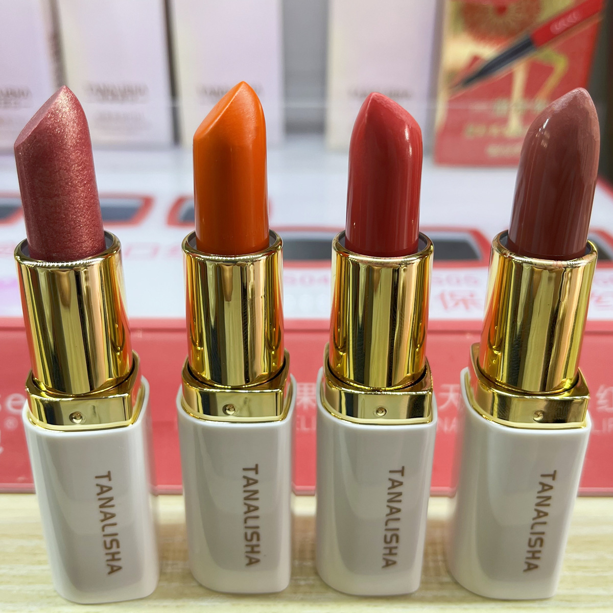 Mermaid Ji shiny, pearlescent lipstick, white, versatile, moisturizing milk, orange peach, pink rose, mahogany, soft mist and moisturizing. 